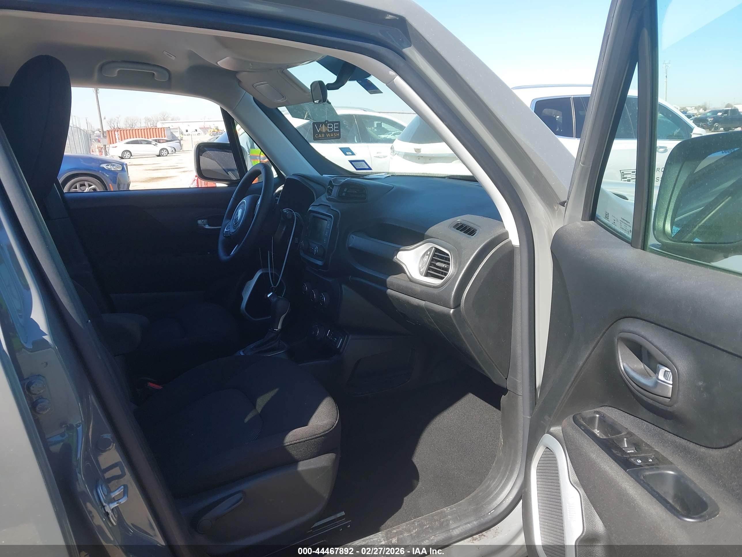 JEEP RENEGADE image 5