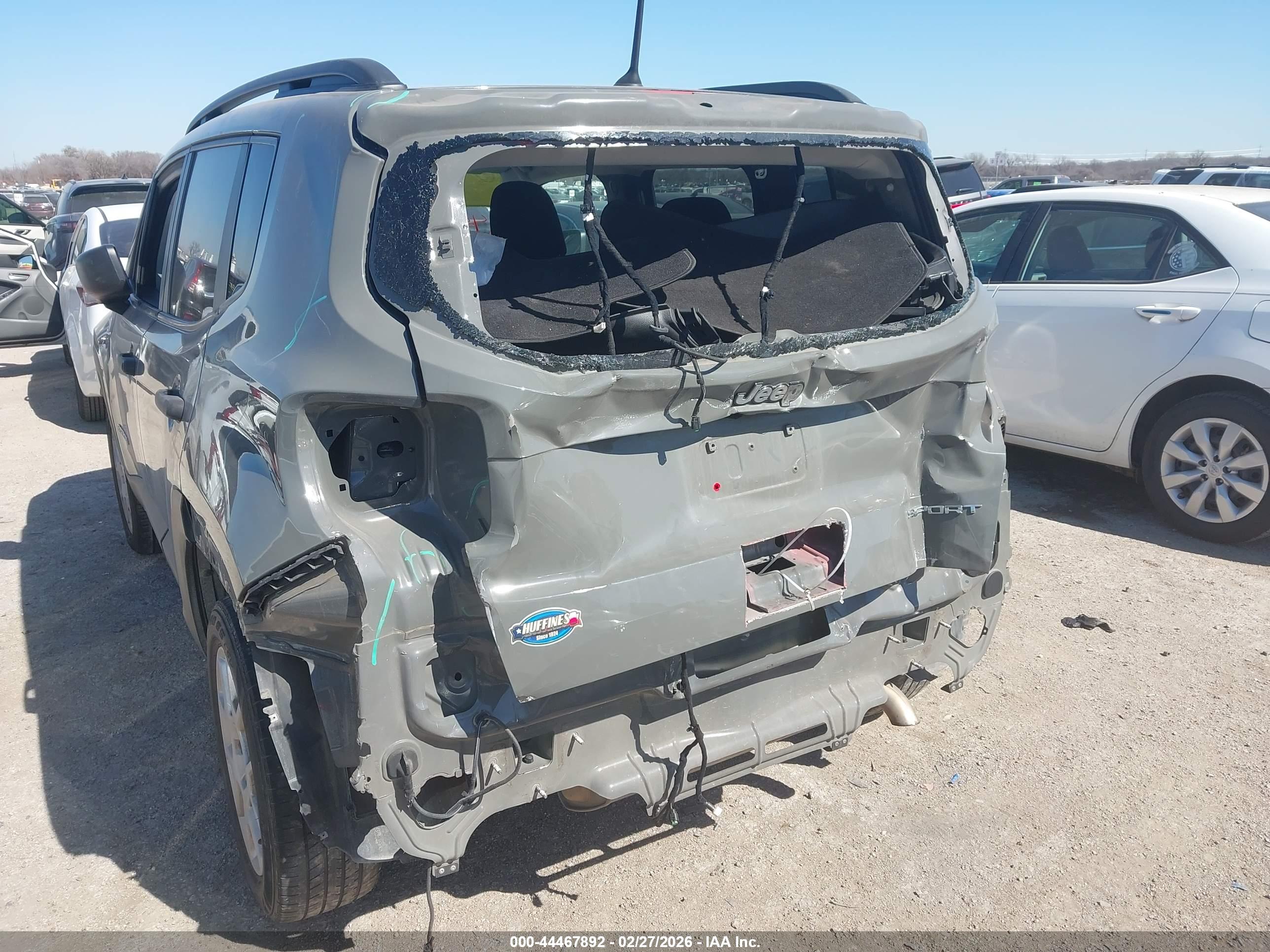 JEEP RENEGADE image 6