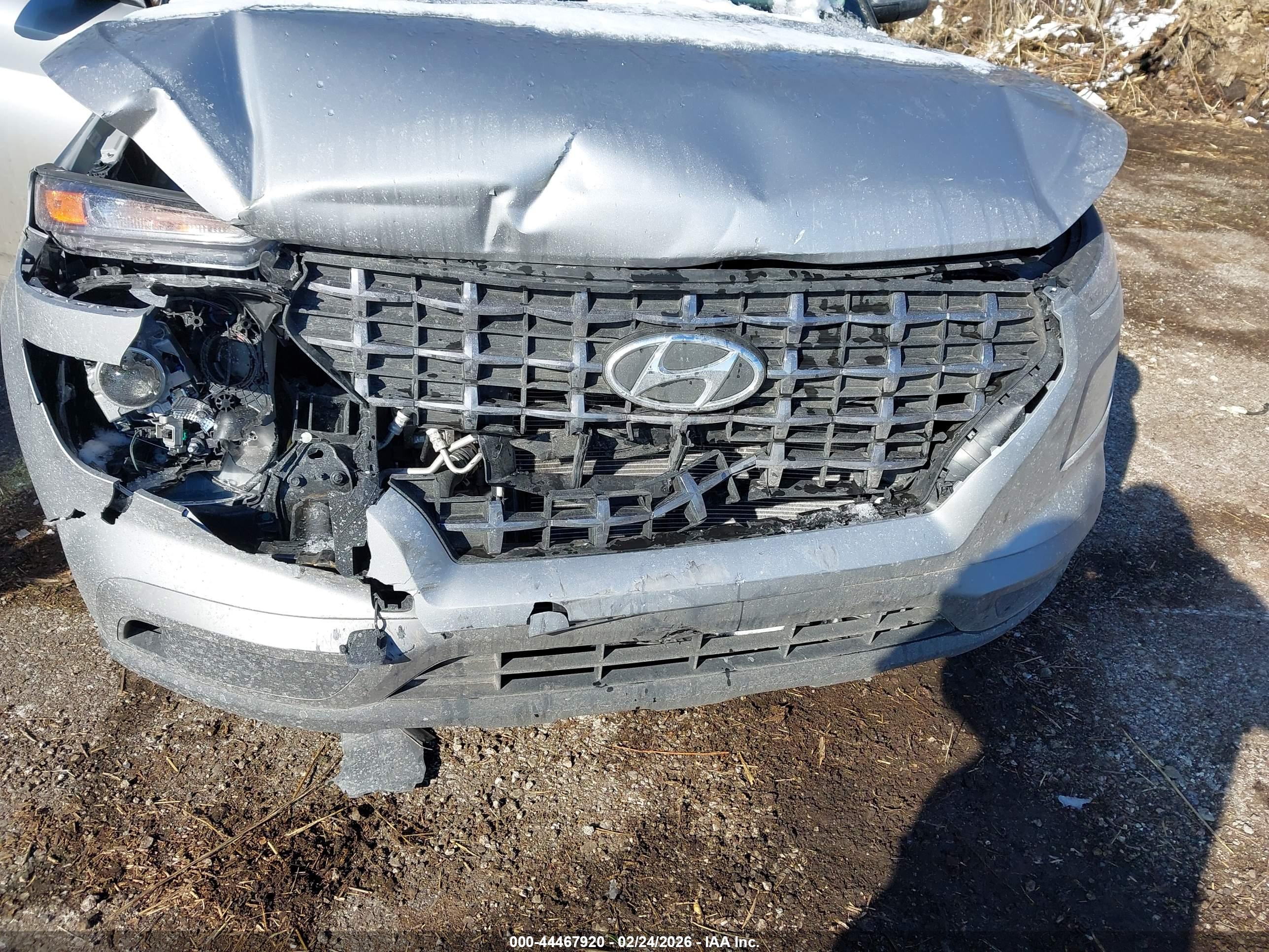 HYUNDAI VENUE image 6