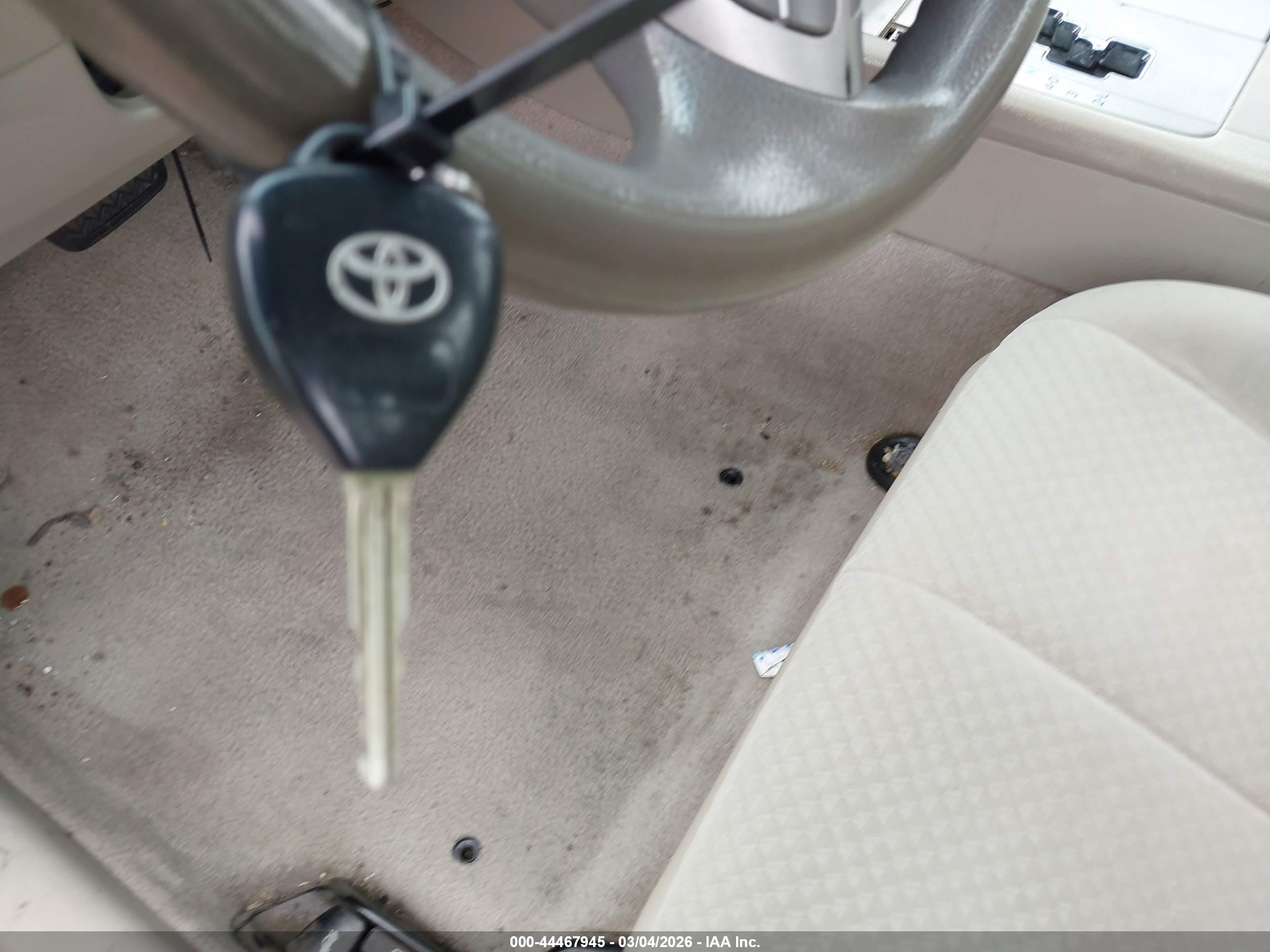TOYOTA CAMRY image 11