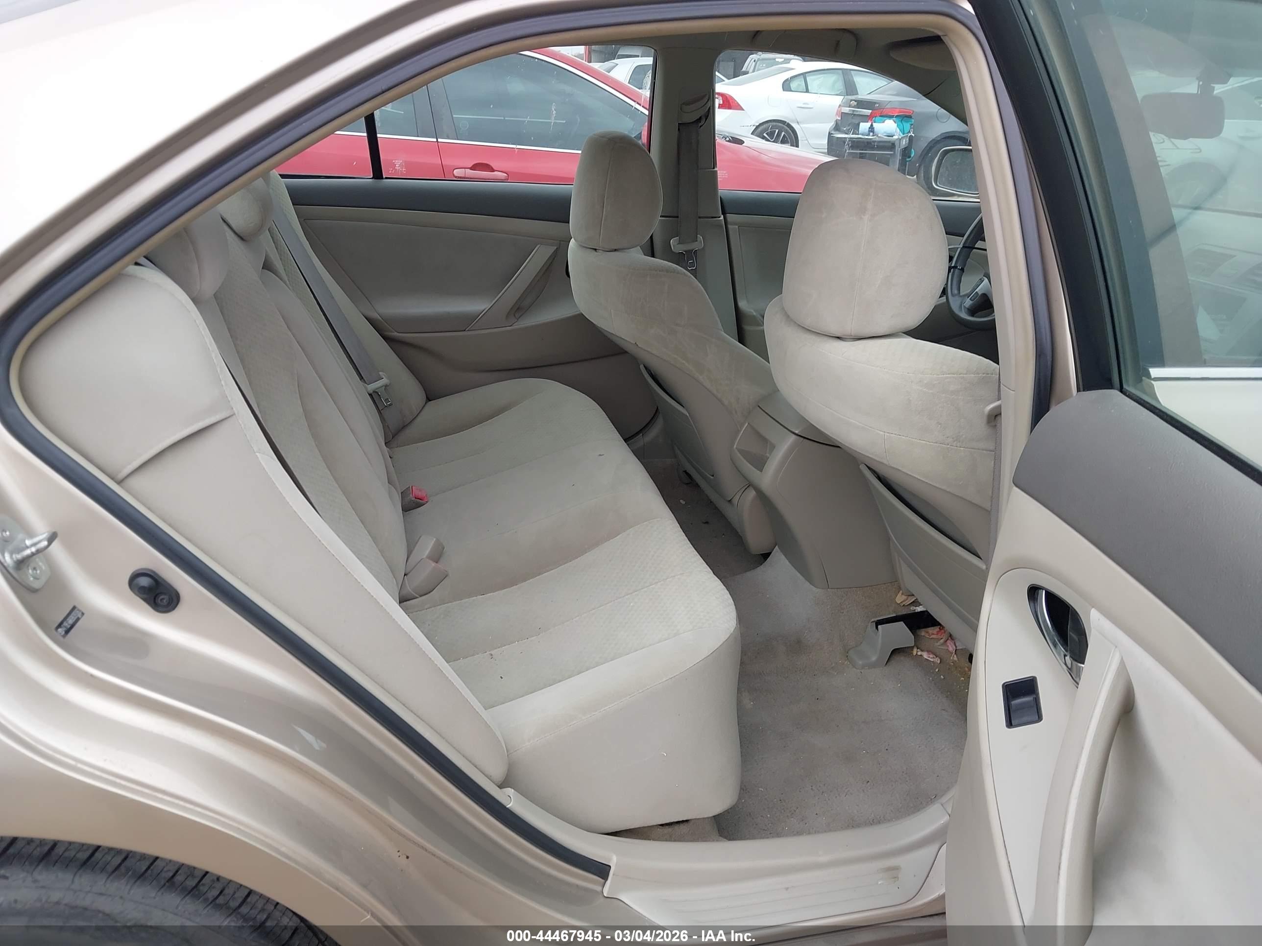 TOYOTA CAMRY image 8
