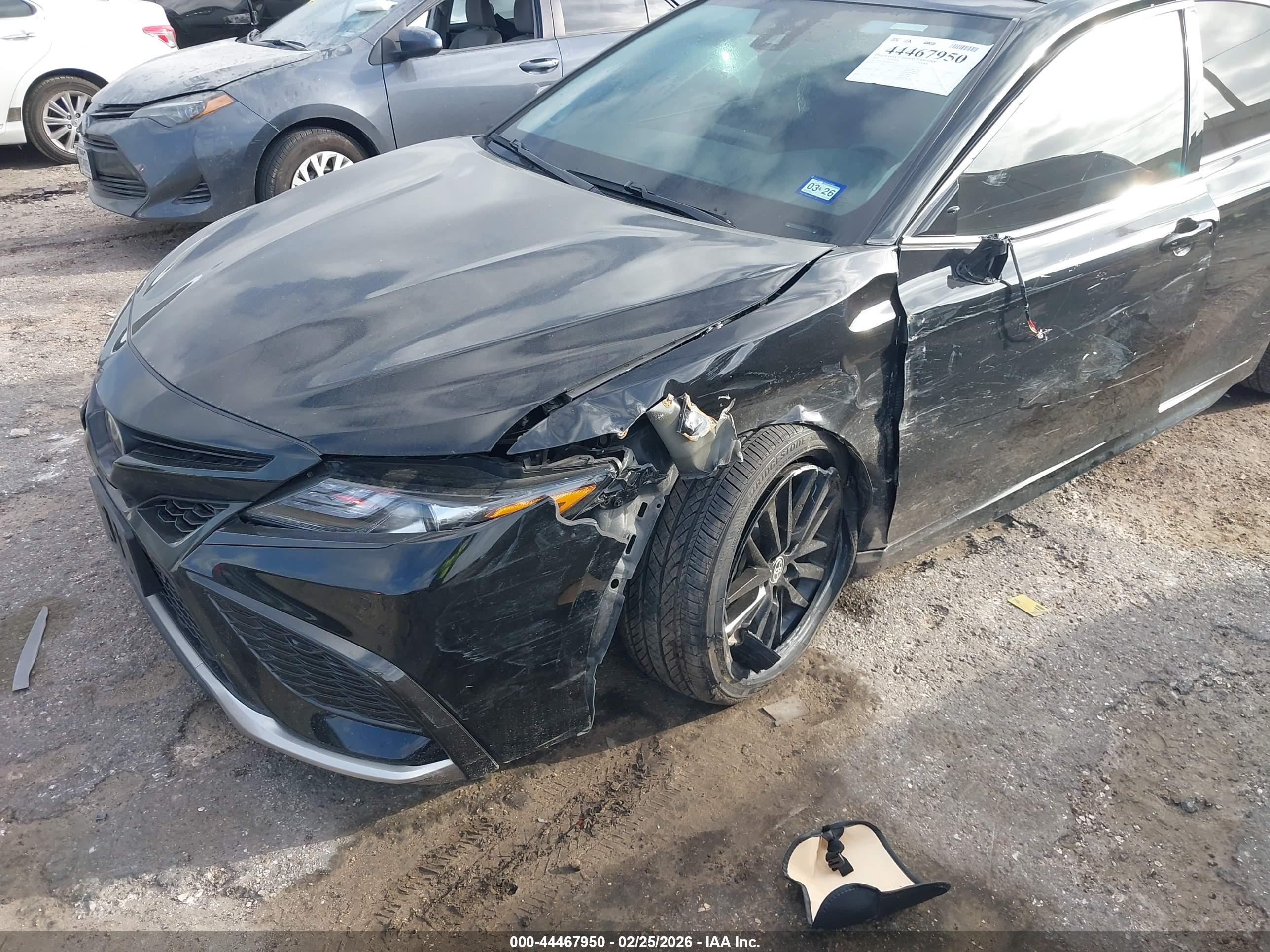TOYOTA CAMRY image 6