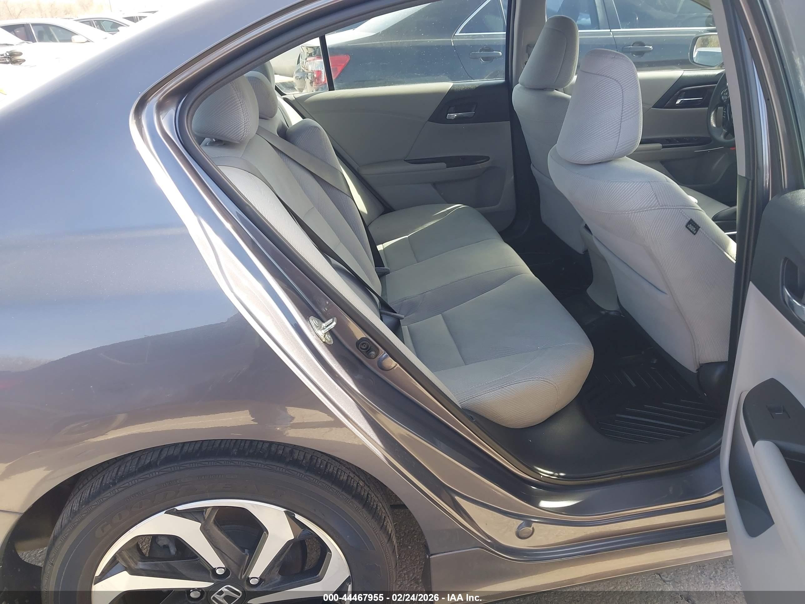 HONDA ACCORD image 8