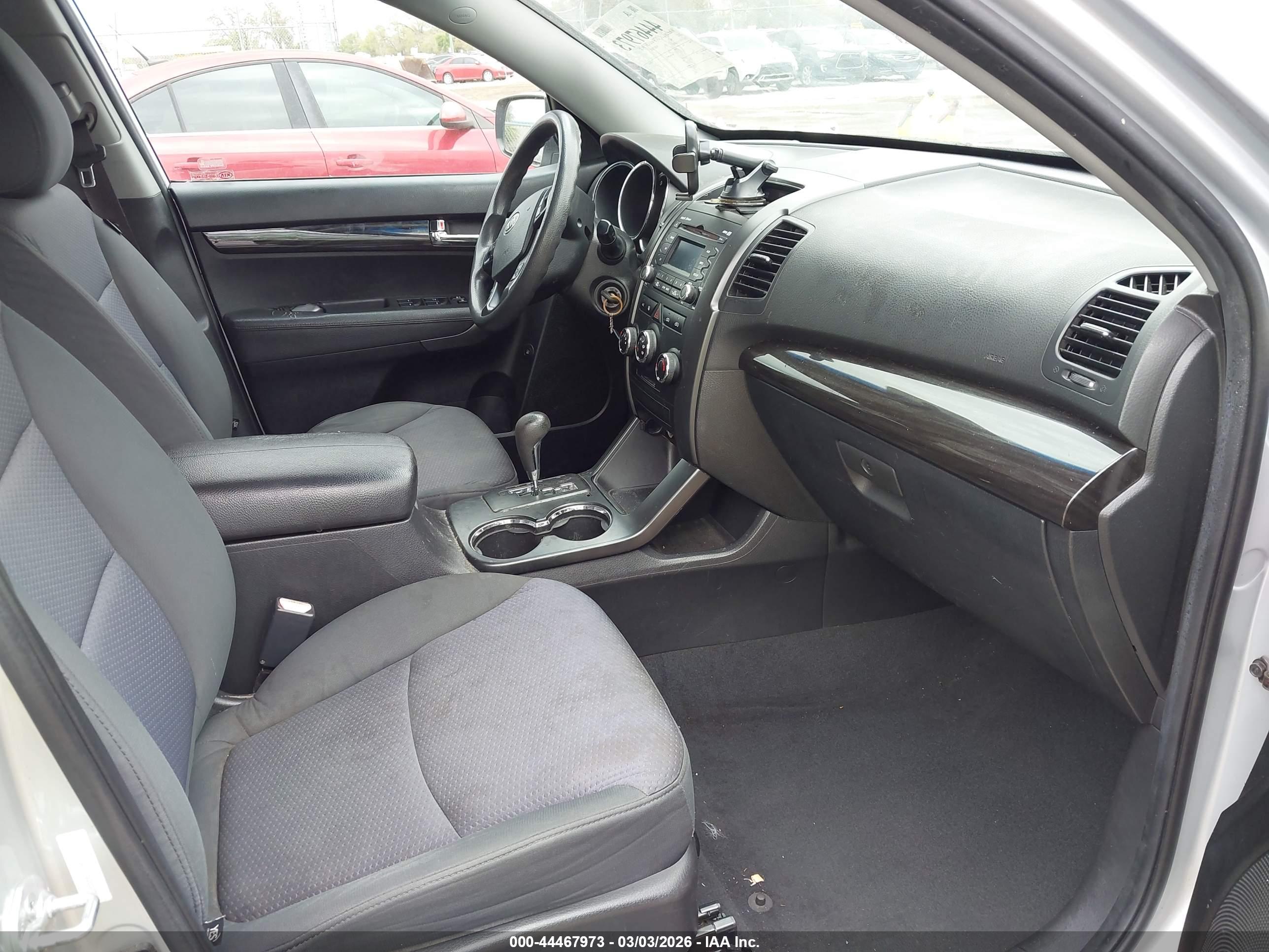 KIA SORENTO image 5