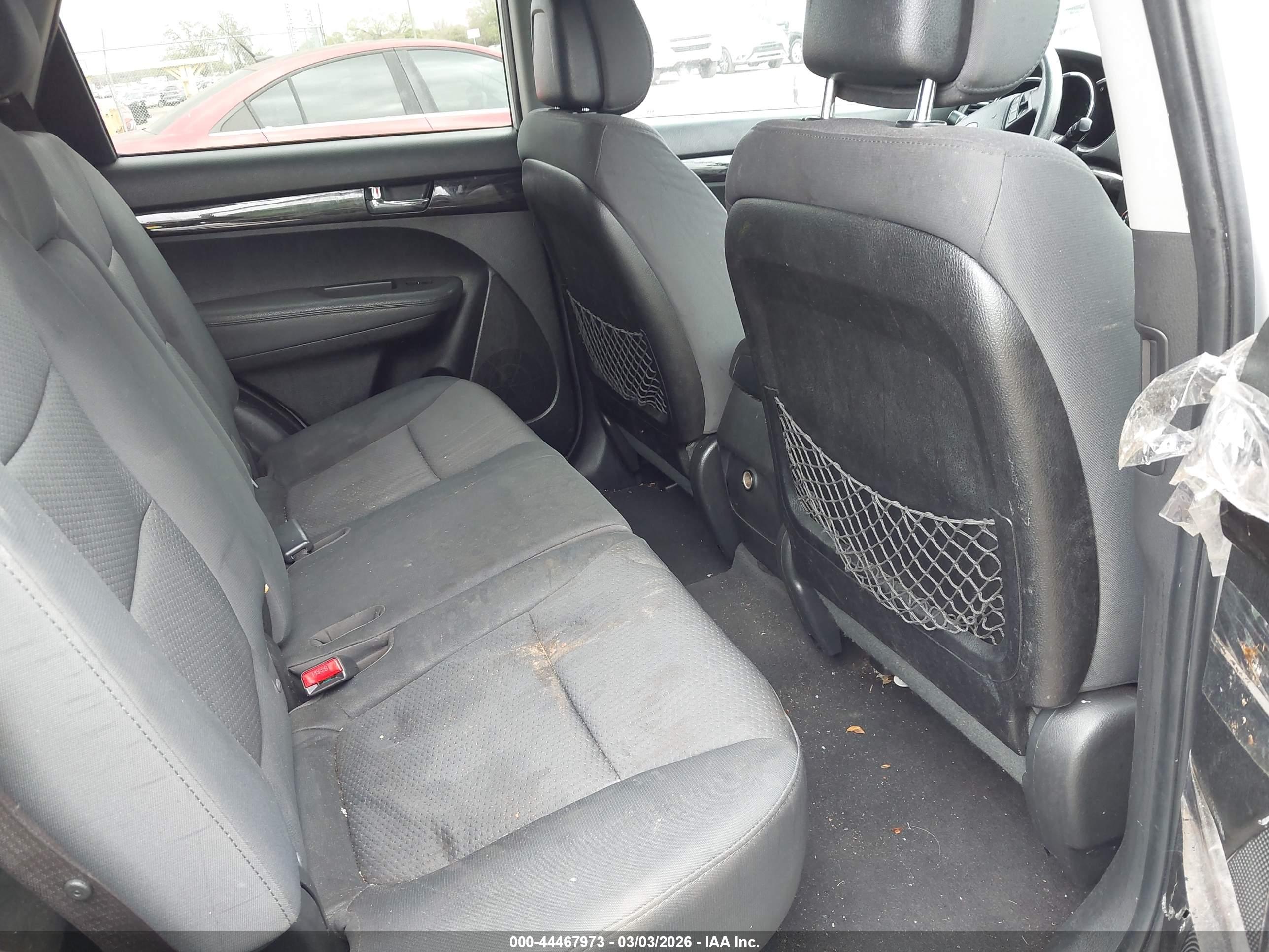 KIA SORENTO image 8