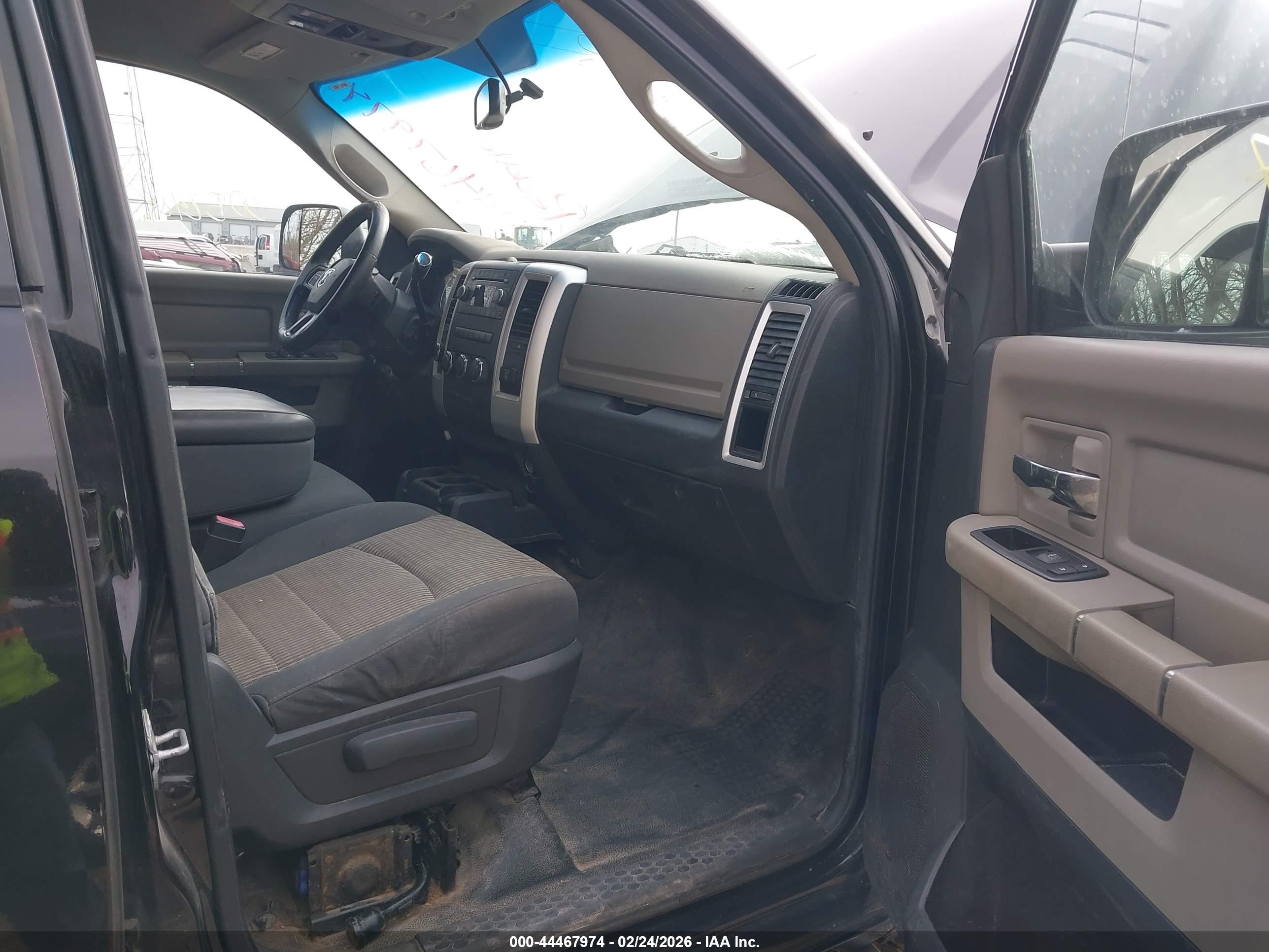 RAM 2500 image 5