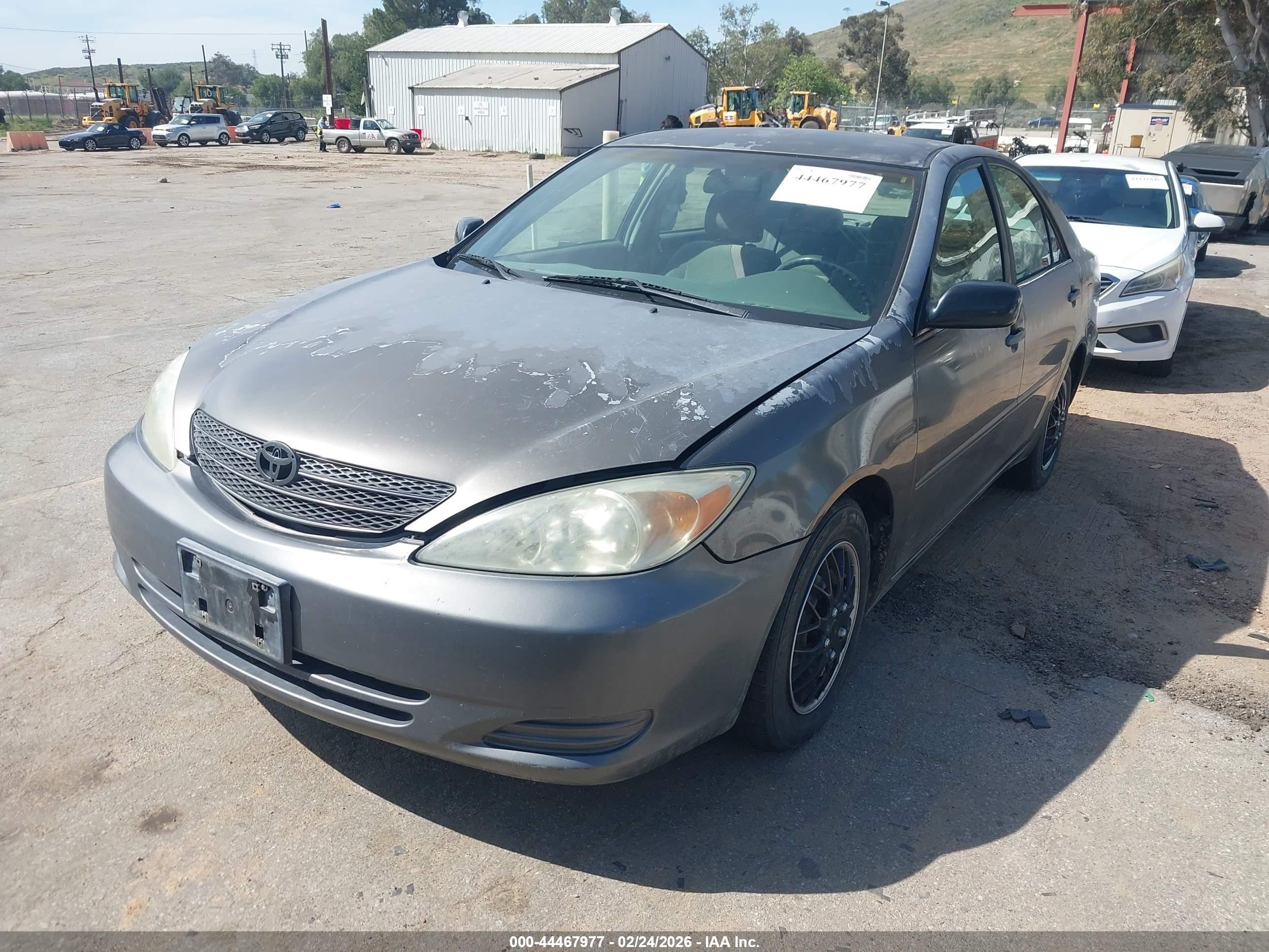 TOYOTA CAMRY image 2