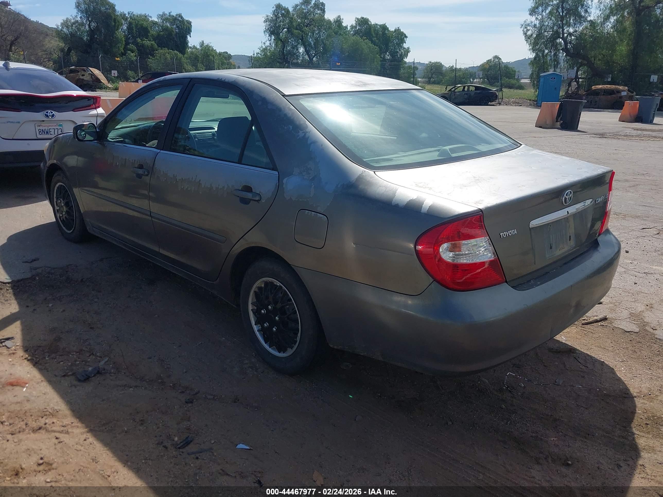 TOYOTA CAMRY image 3