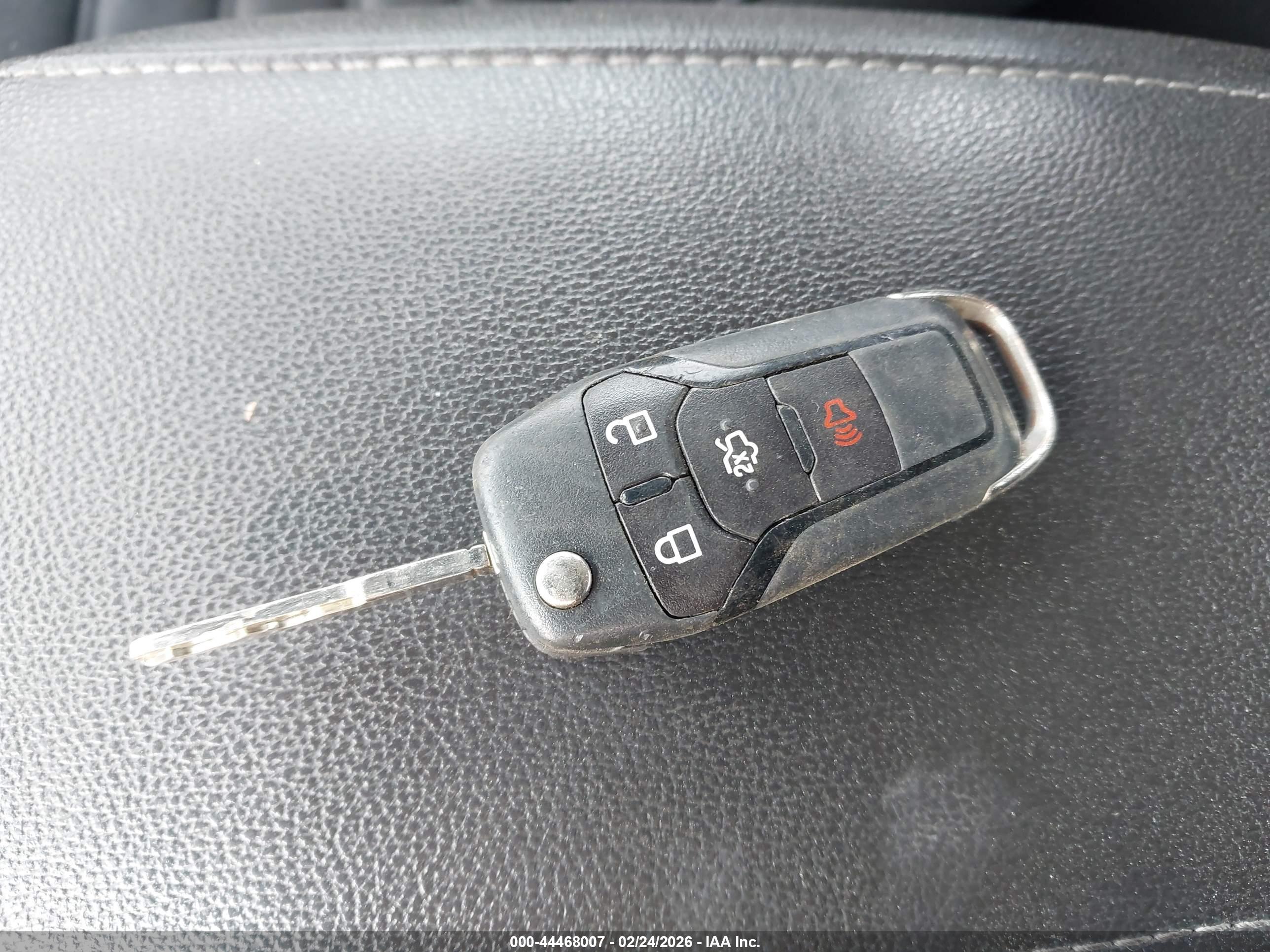 FORD FUSION image 11