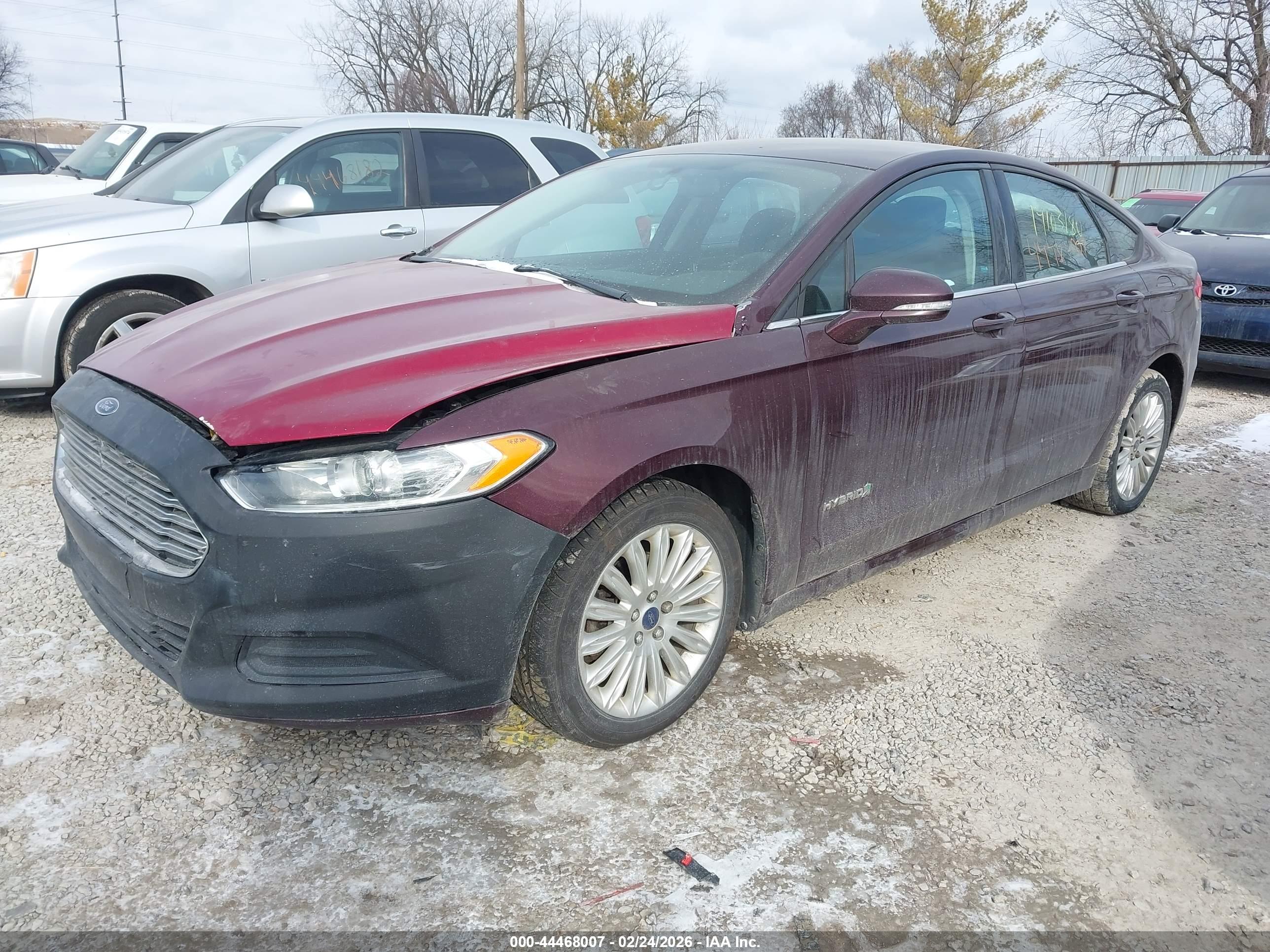 FORD FUSION image 2