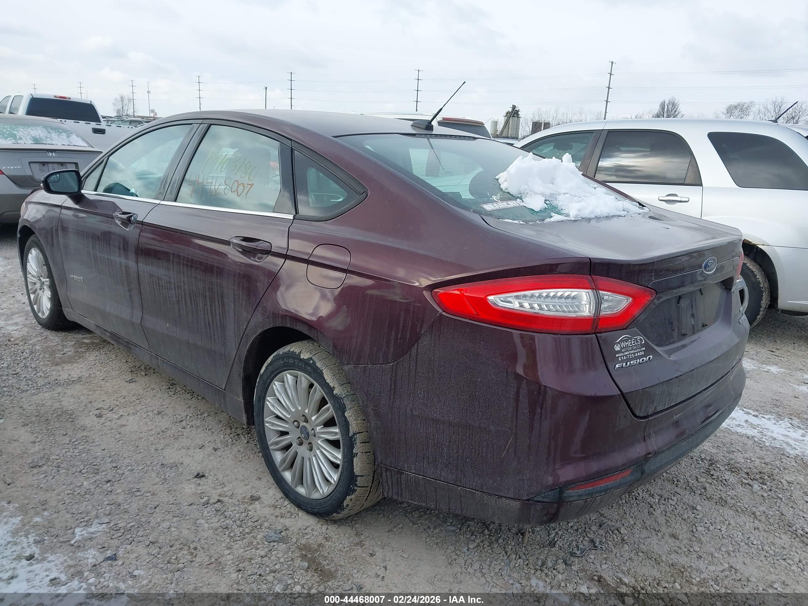 FORD FUSION image 3