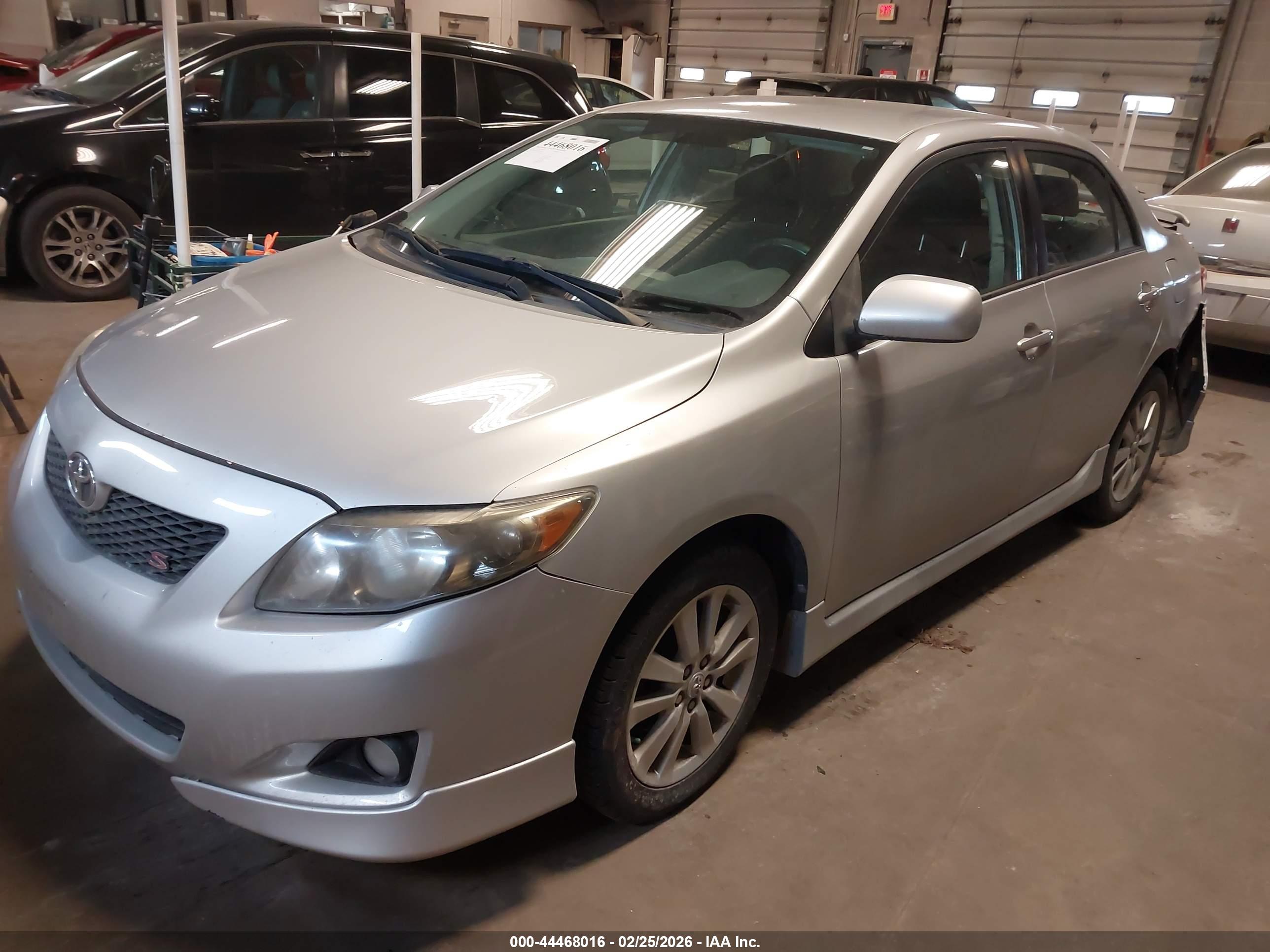 TOYOTA COROLLA image 2