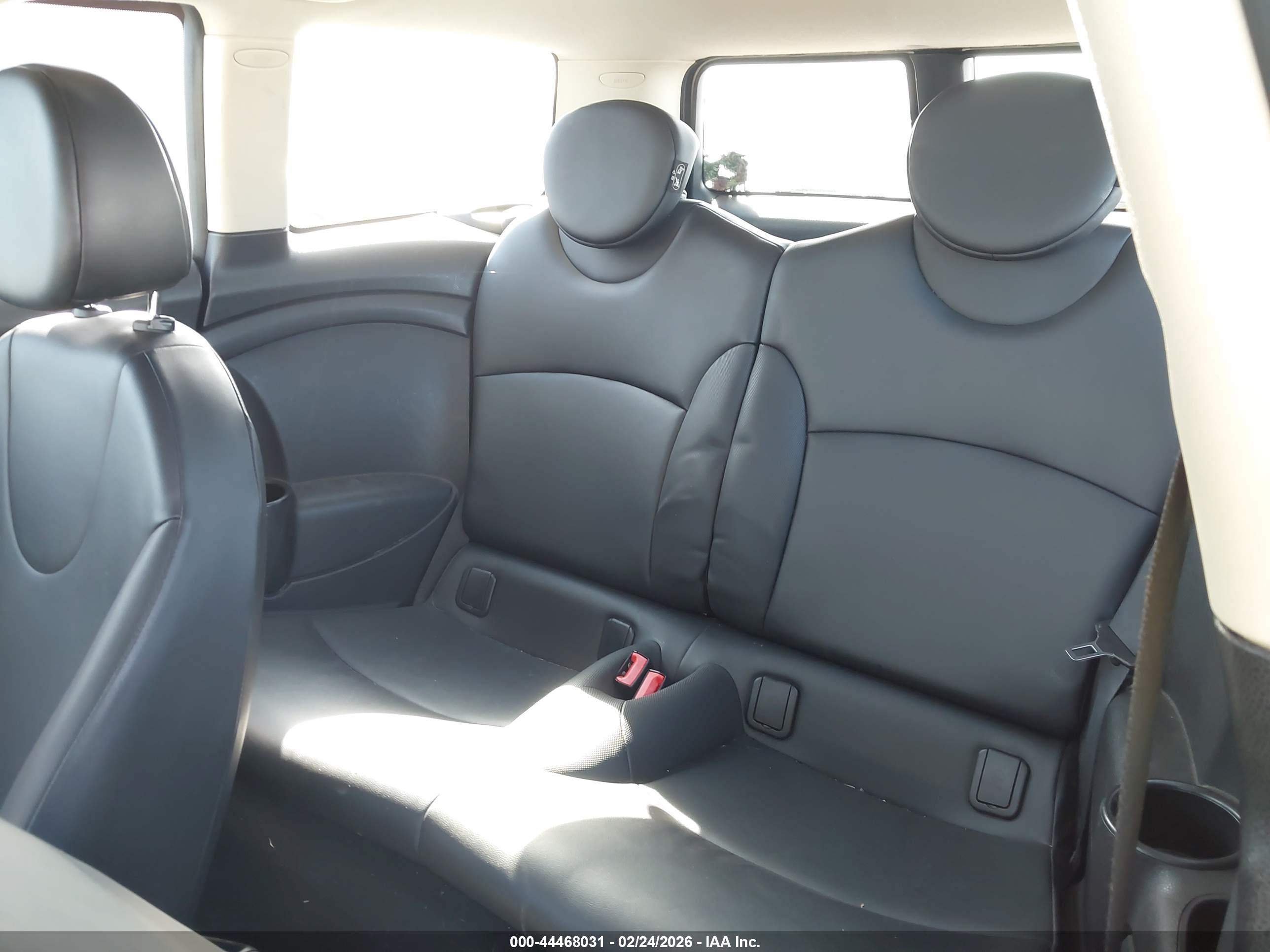 MINI CLUBMAN image 8