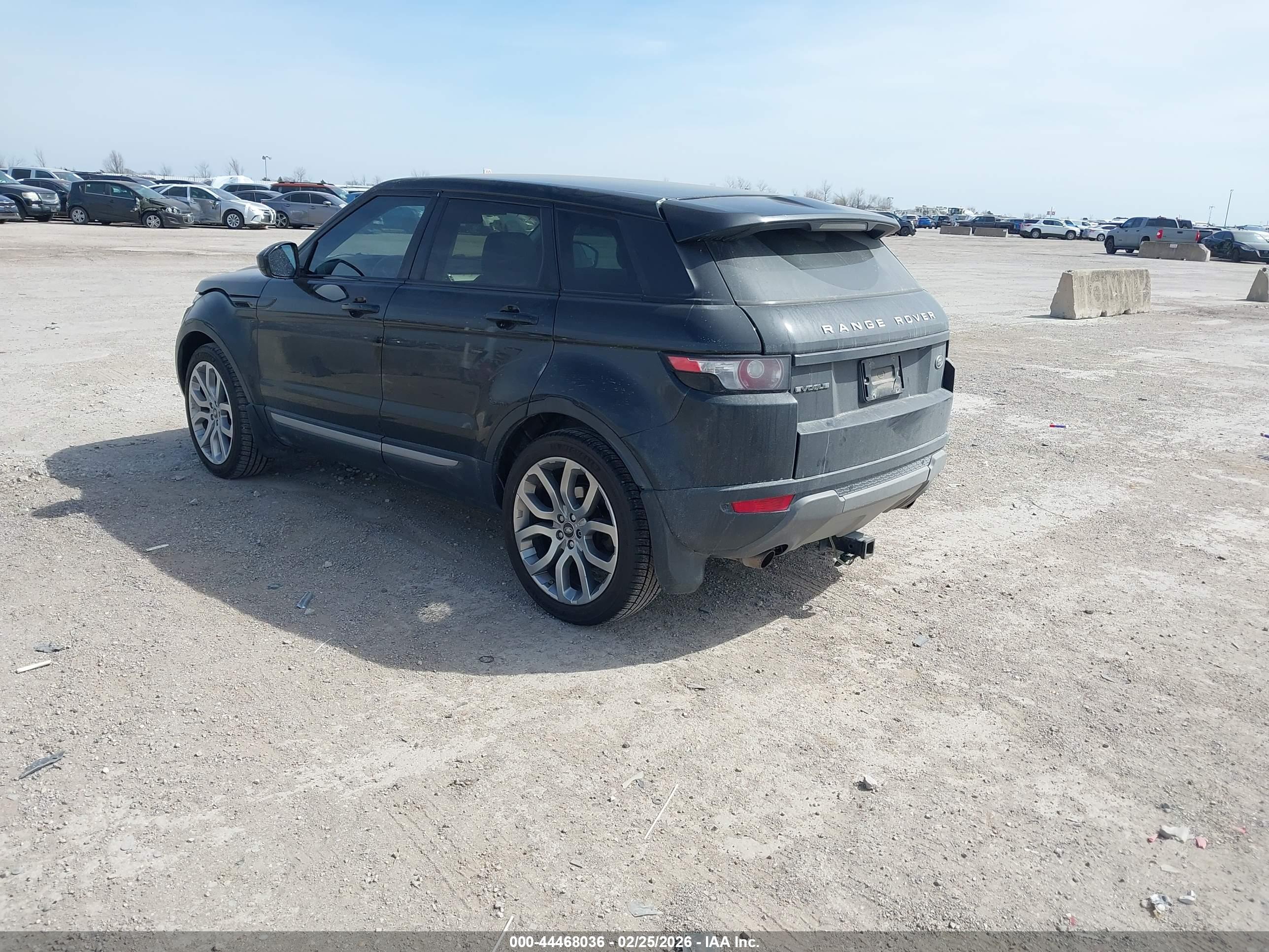 LAND ROVER image 3