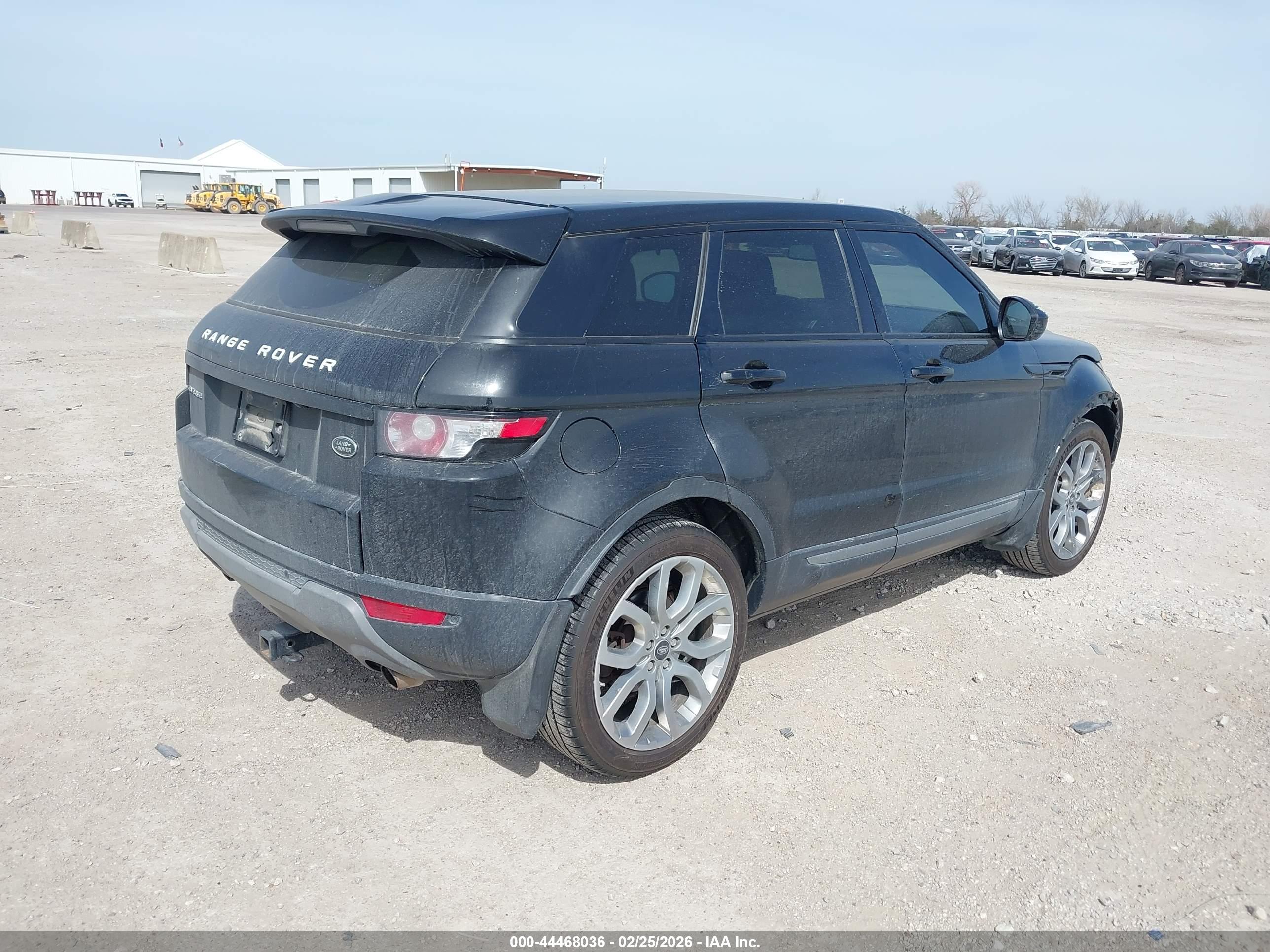 LAND ROVER image 4