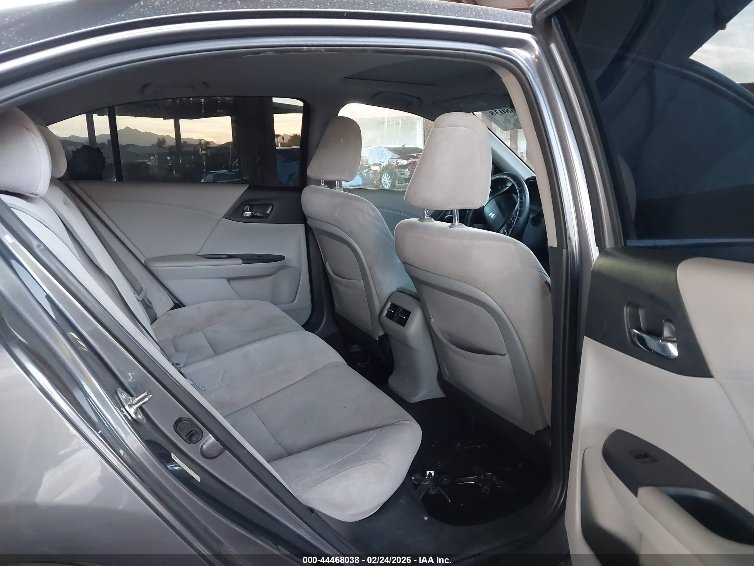HONDA ACCORD image 8