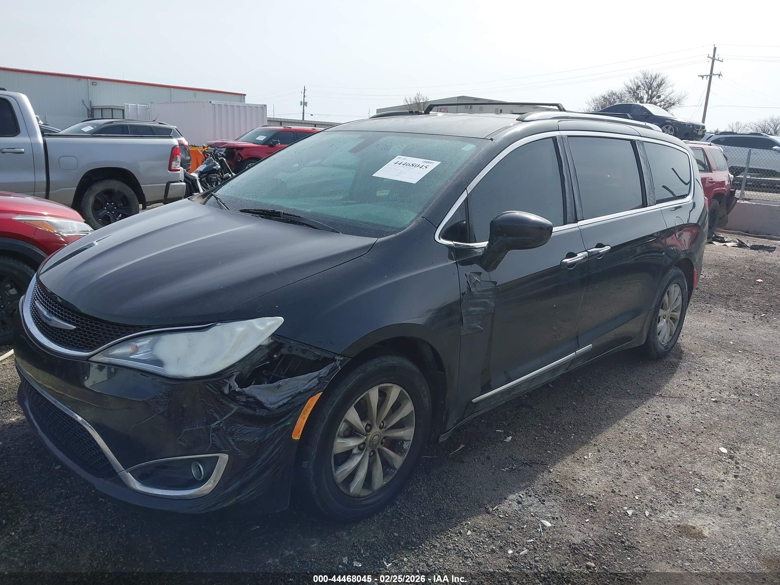 CHRYSLER PACIFICA image 2