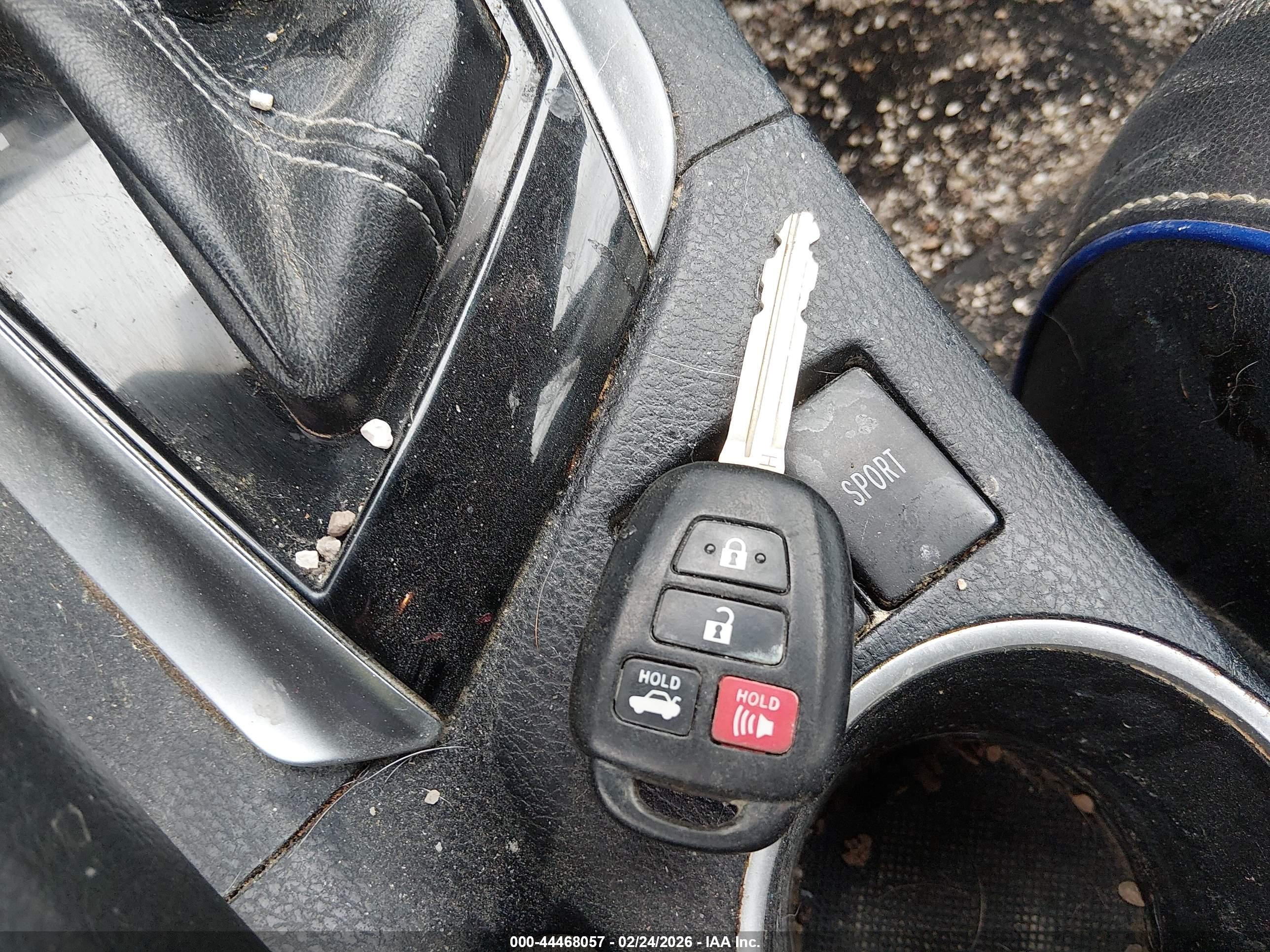 TOYOTA COROLLA image 11