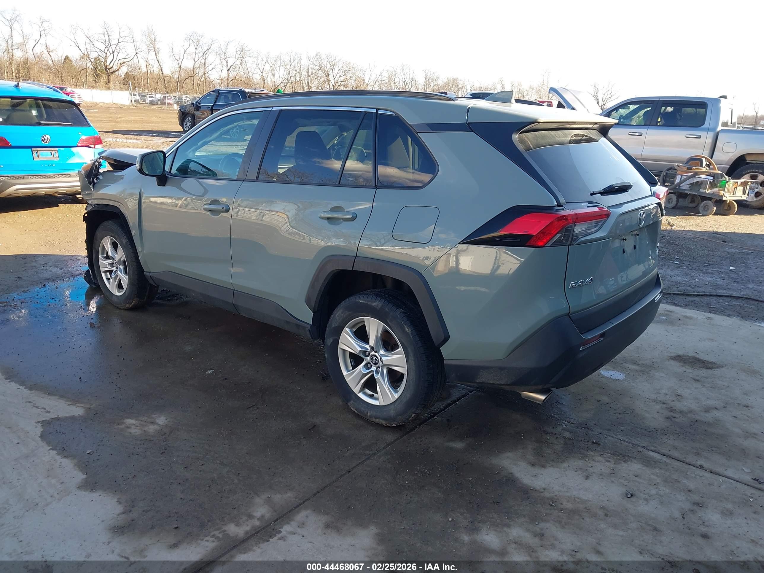 TOYOTA RAV4 image 3