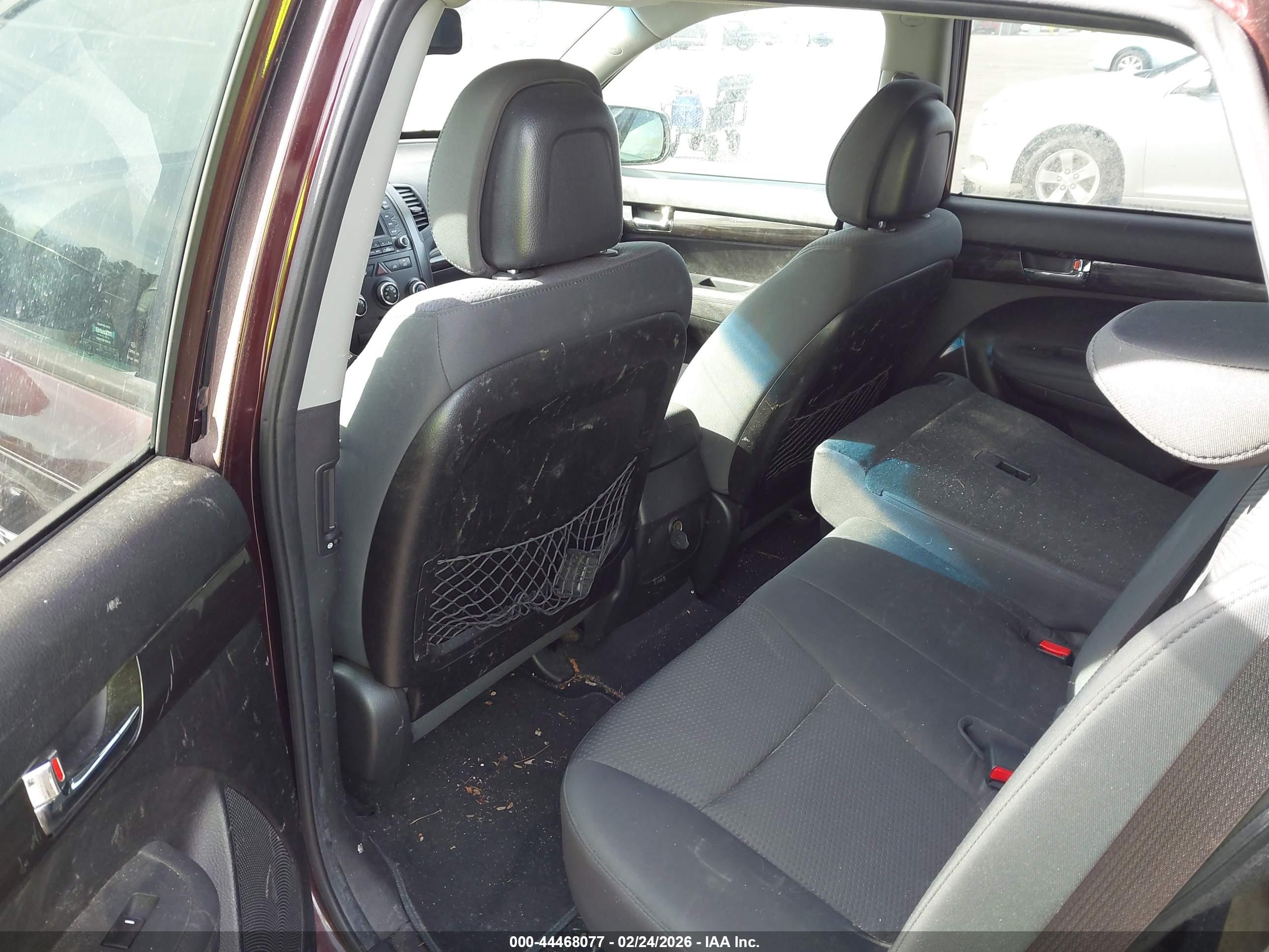 KIA SORENTO image 8