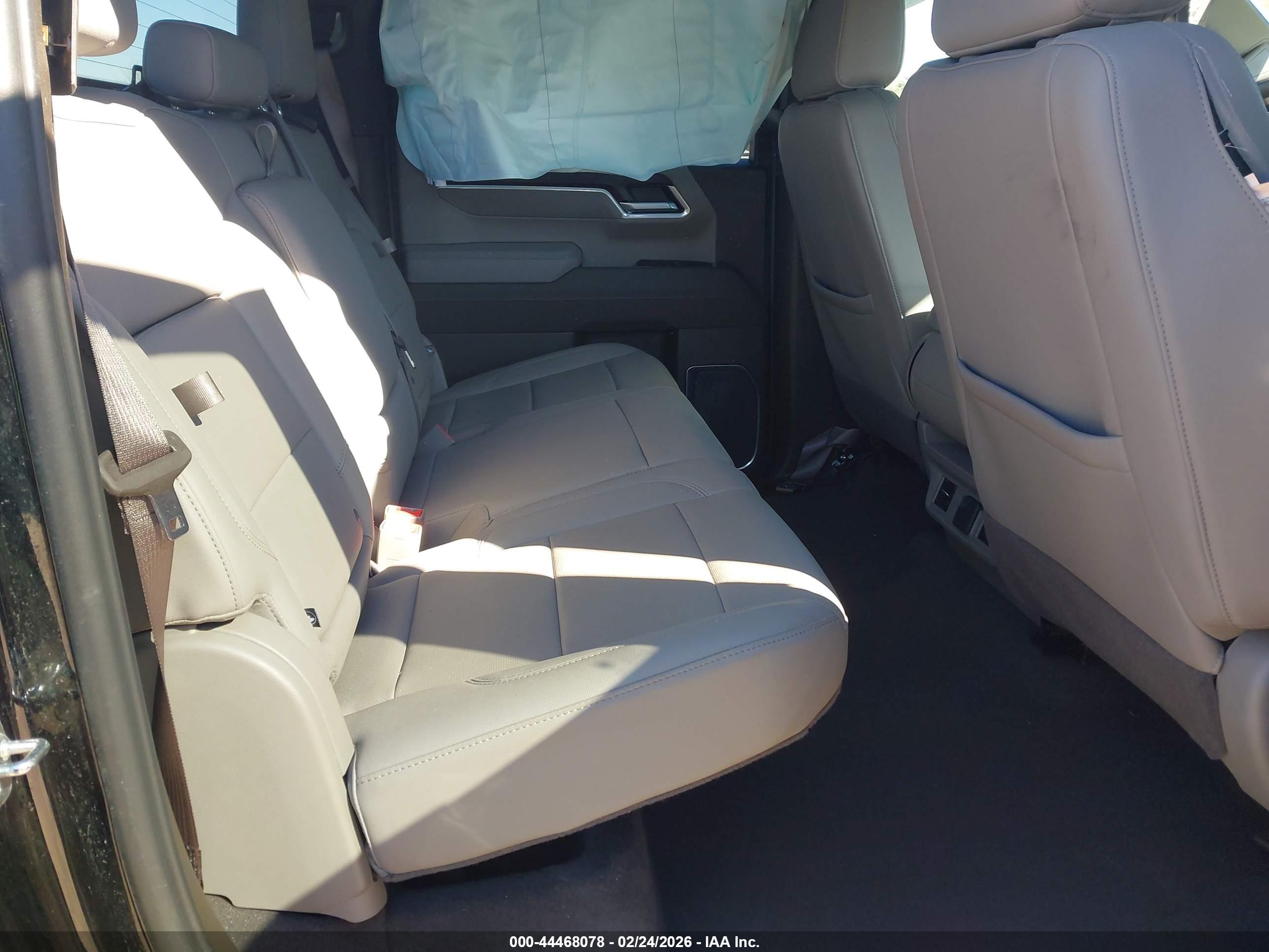 GMC SIERRA image 8