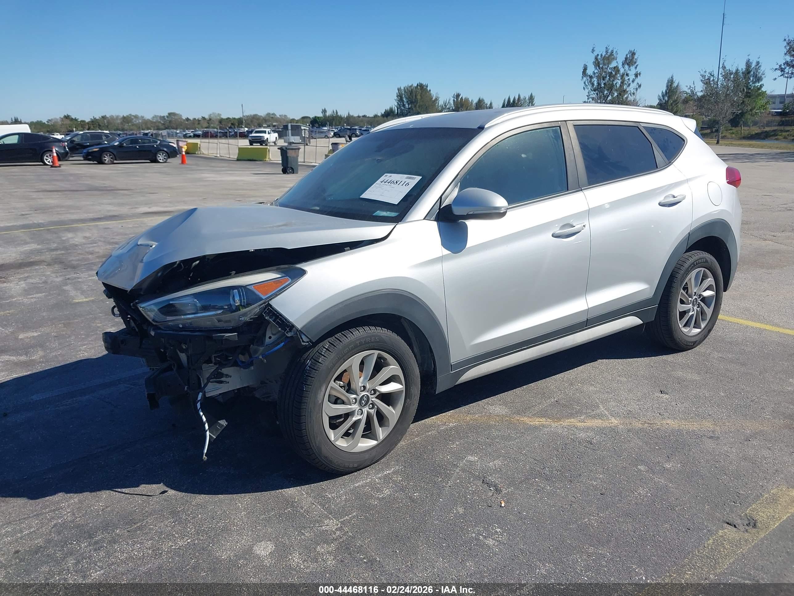 HYUNDAI TUCSON image 2