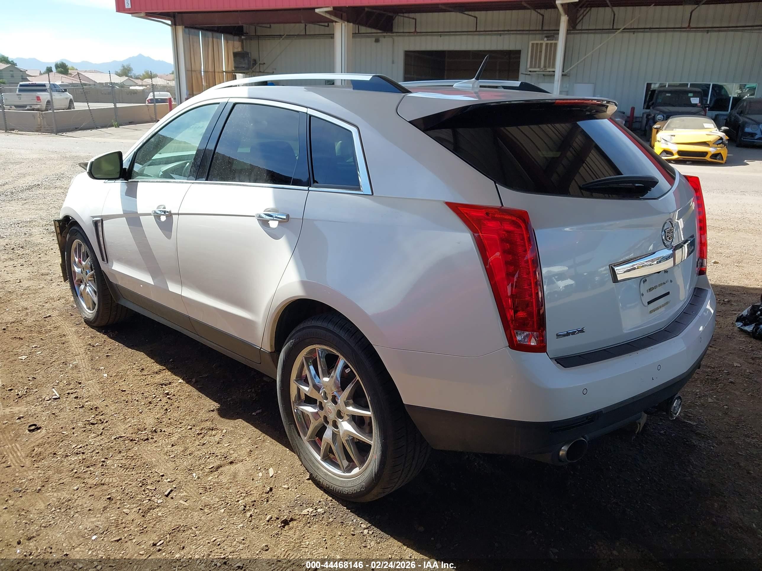 CADILLAC SRX image 3