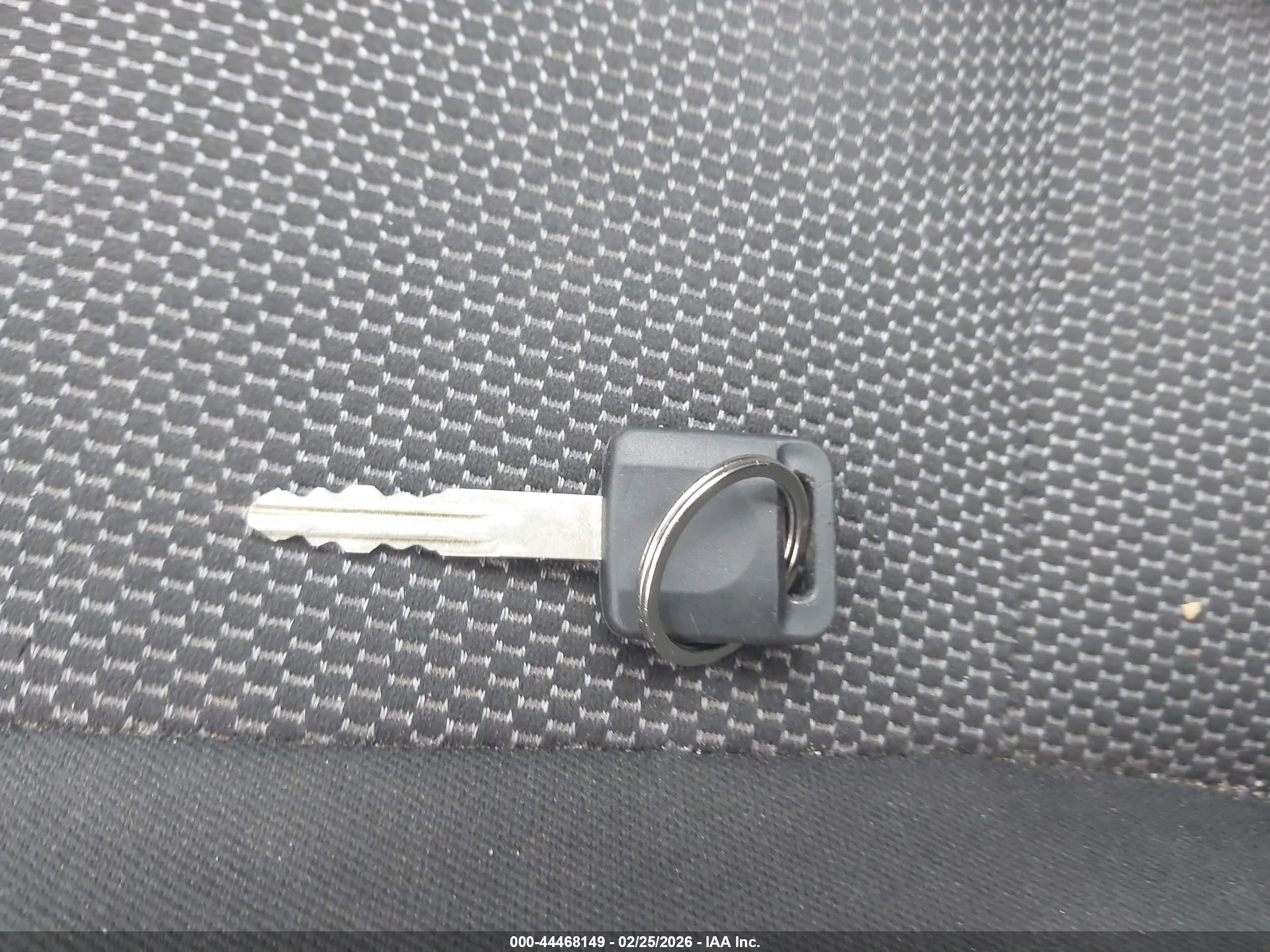 NISSAN VERSA image 11