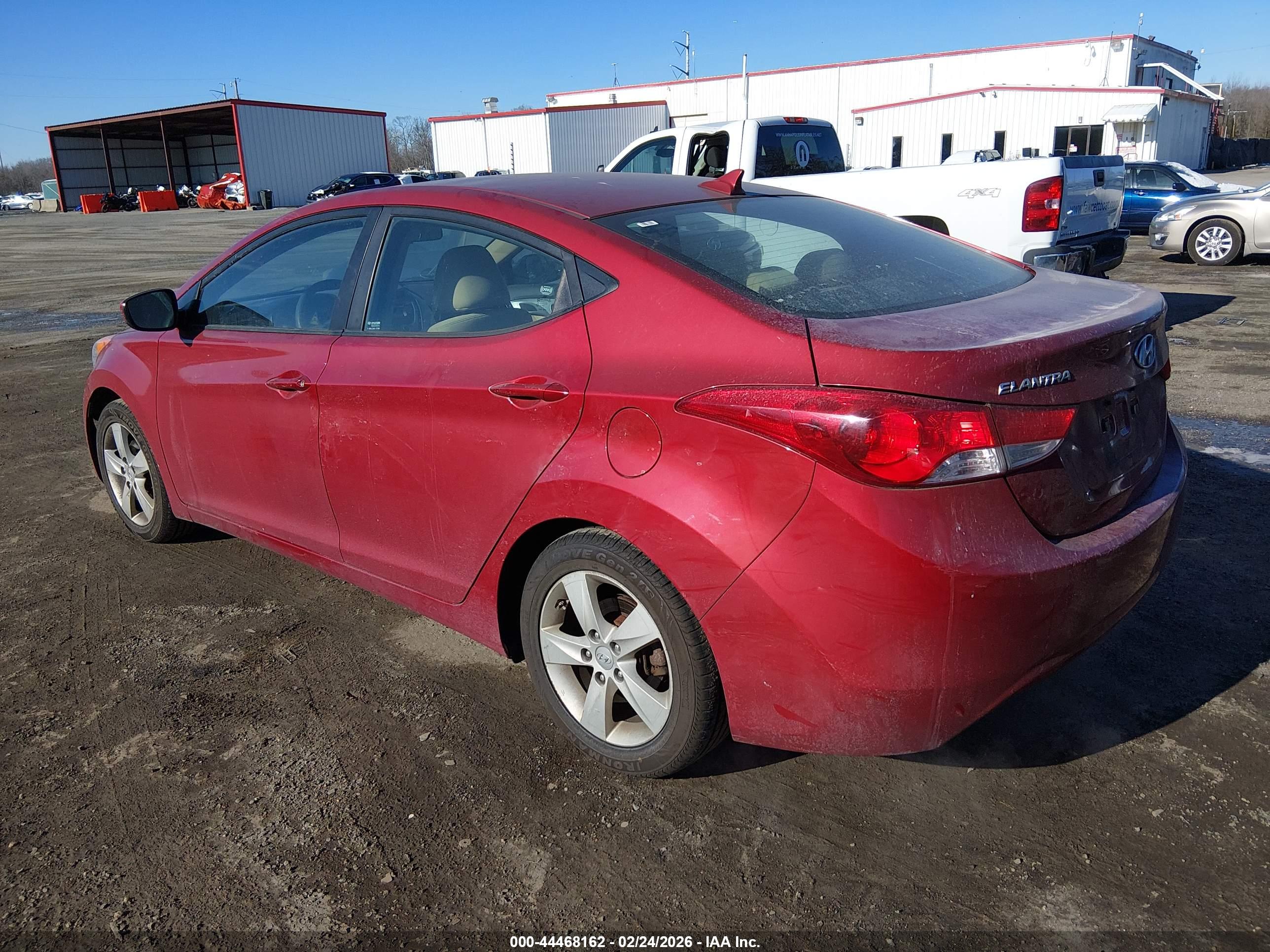 HYUNDAI ELANTRA image 3
