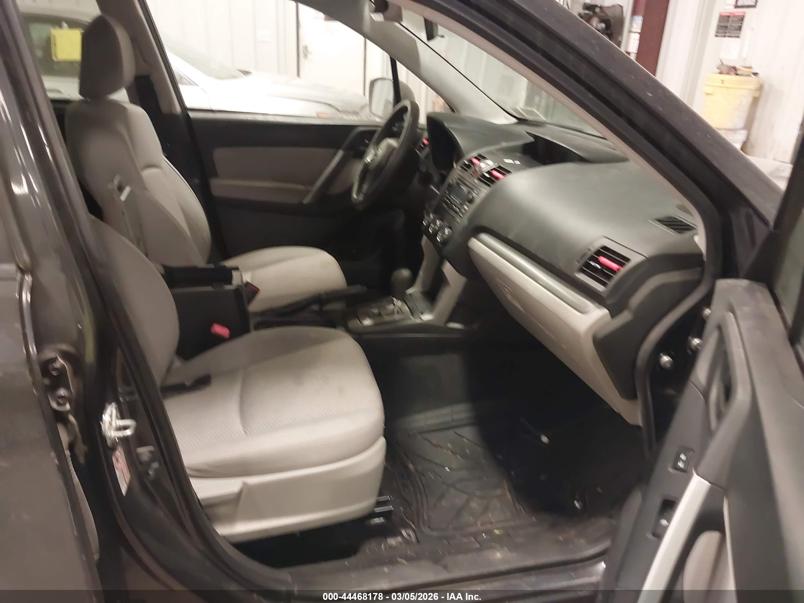 SUBARU FORESTER image 5