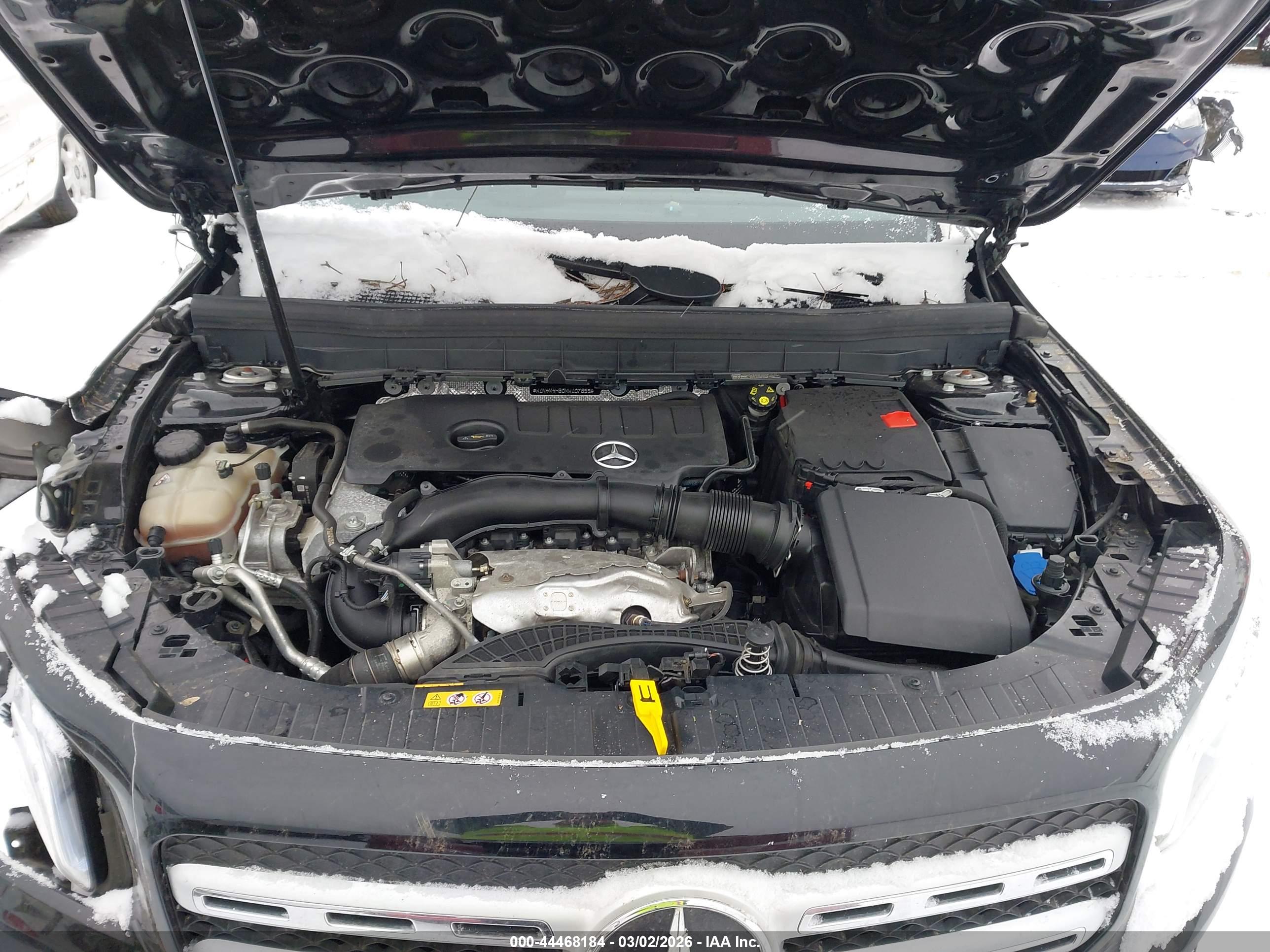 MERCEDES-BENZ GLB image 10