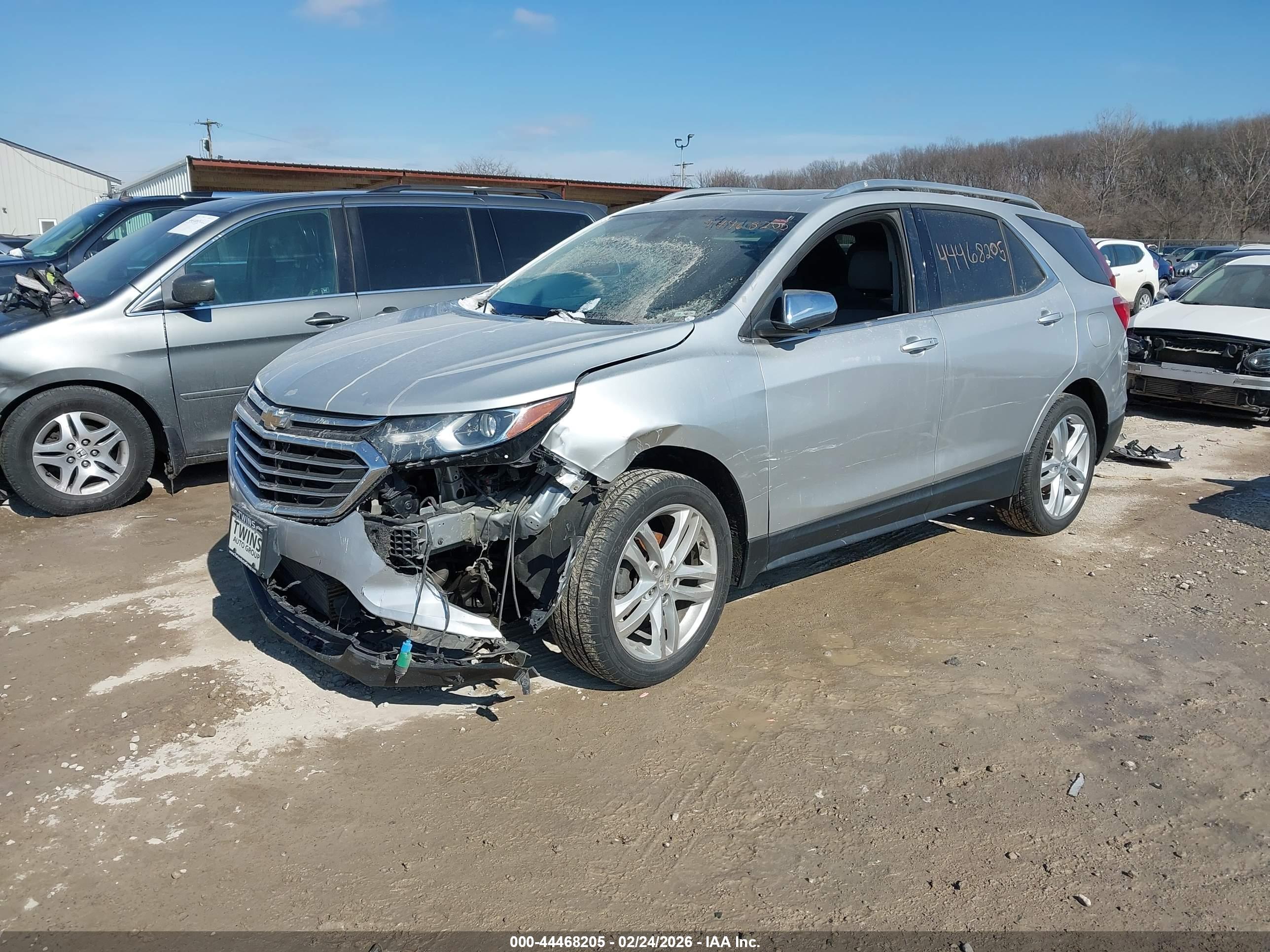 CHEVROLET EQUINOX image 2