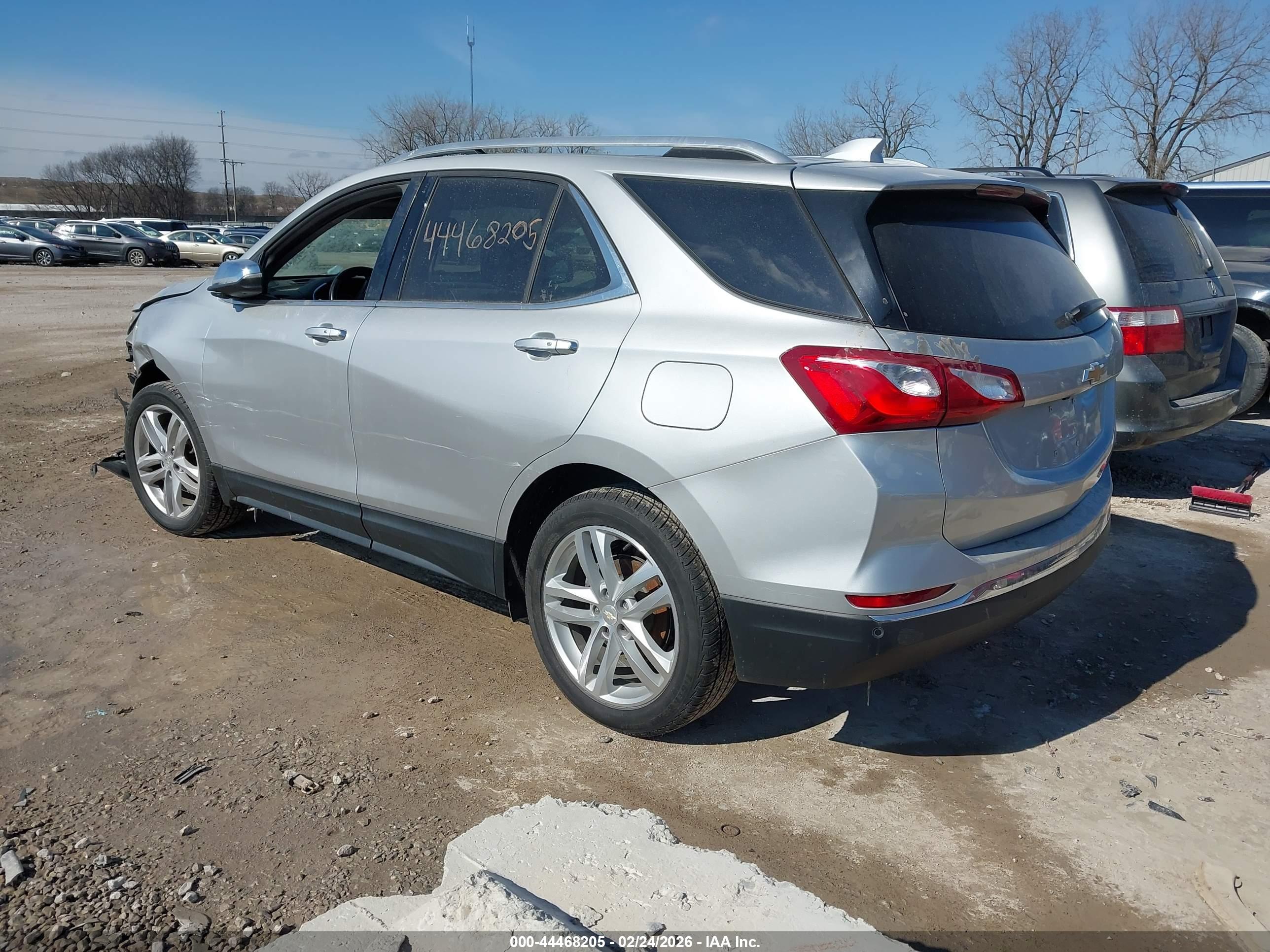 CHEVROLET EQUINOX image 3