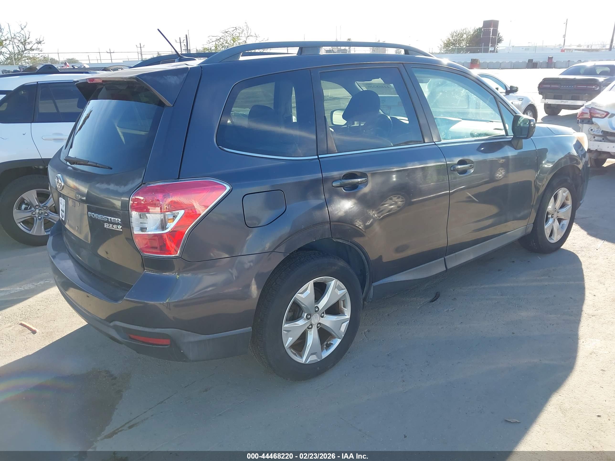 SUBARU FORESTER image 4