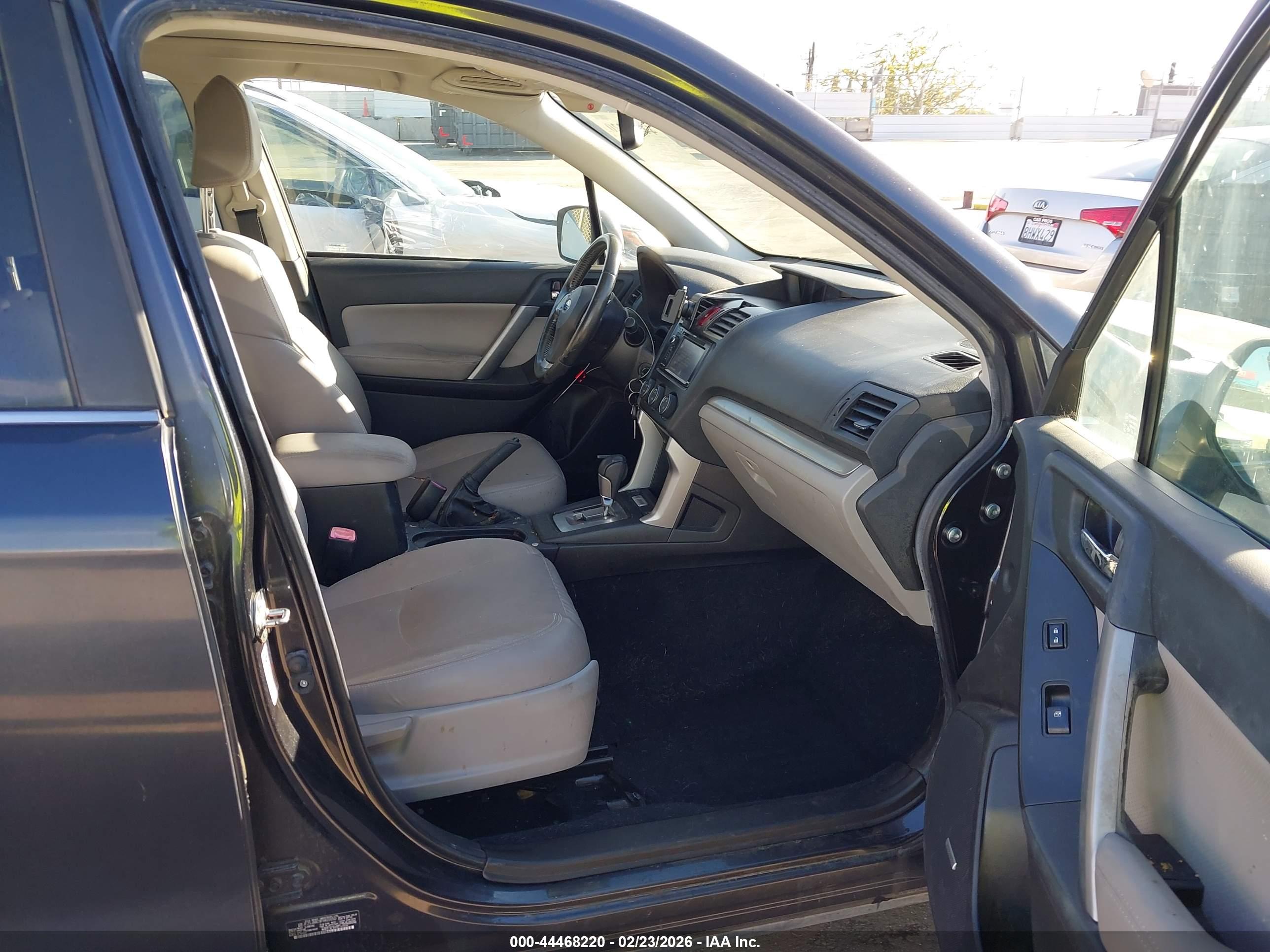 SUBARU FORESTER image 5