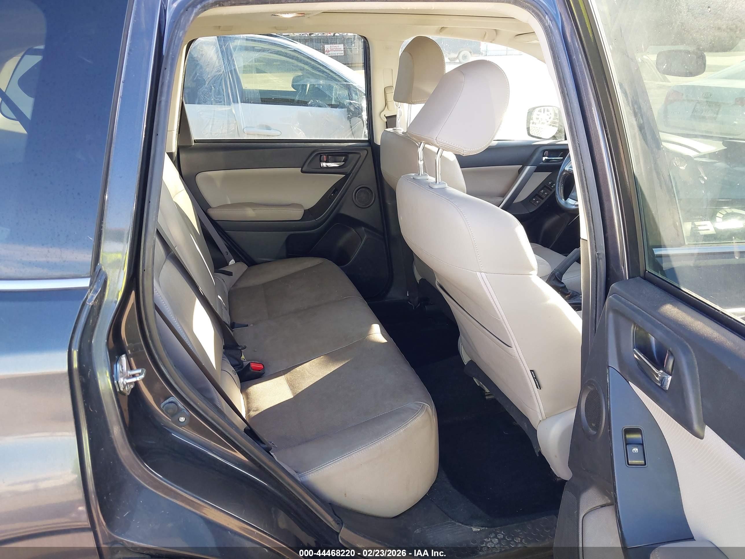 SUBARU FORESTER image 8
