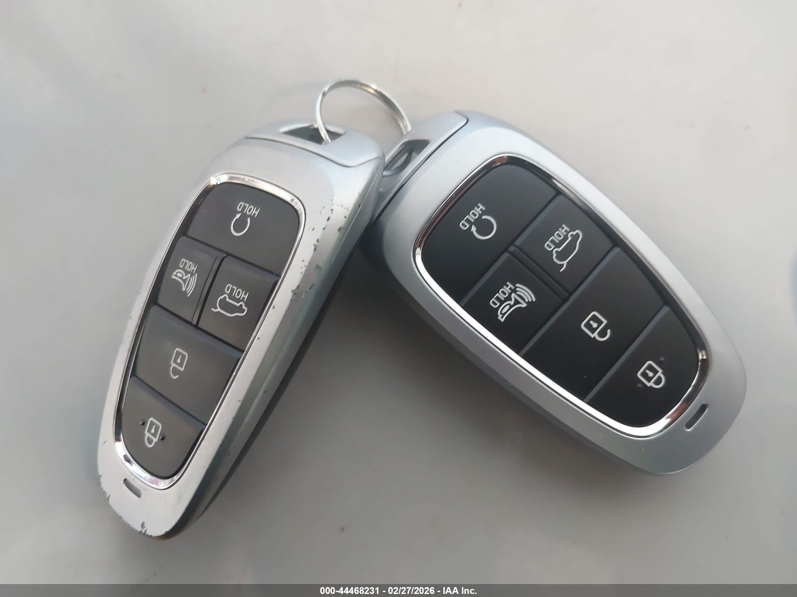 HYUNDAI TUCSON image 11