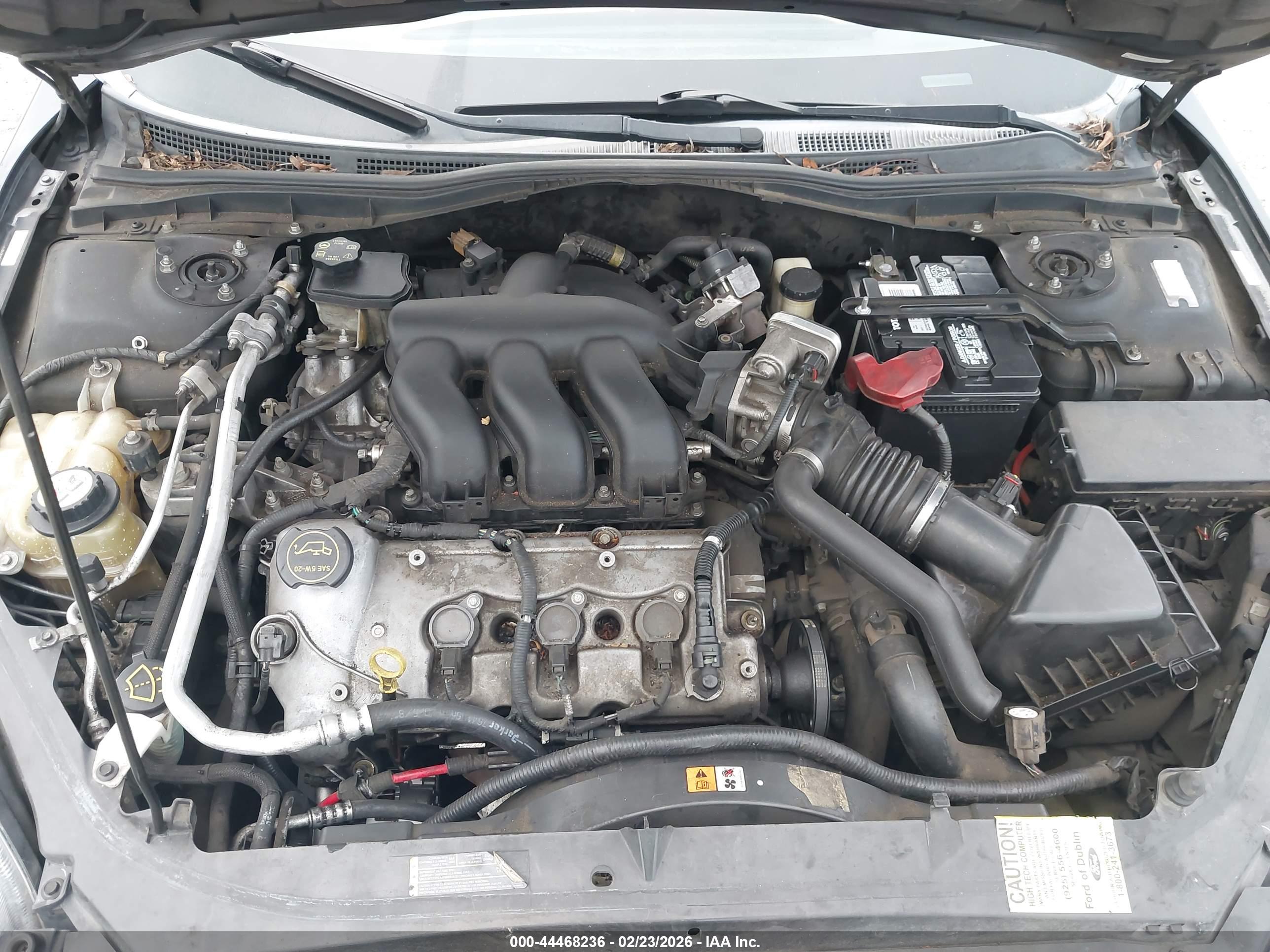 FORD FUSION image 10