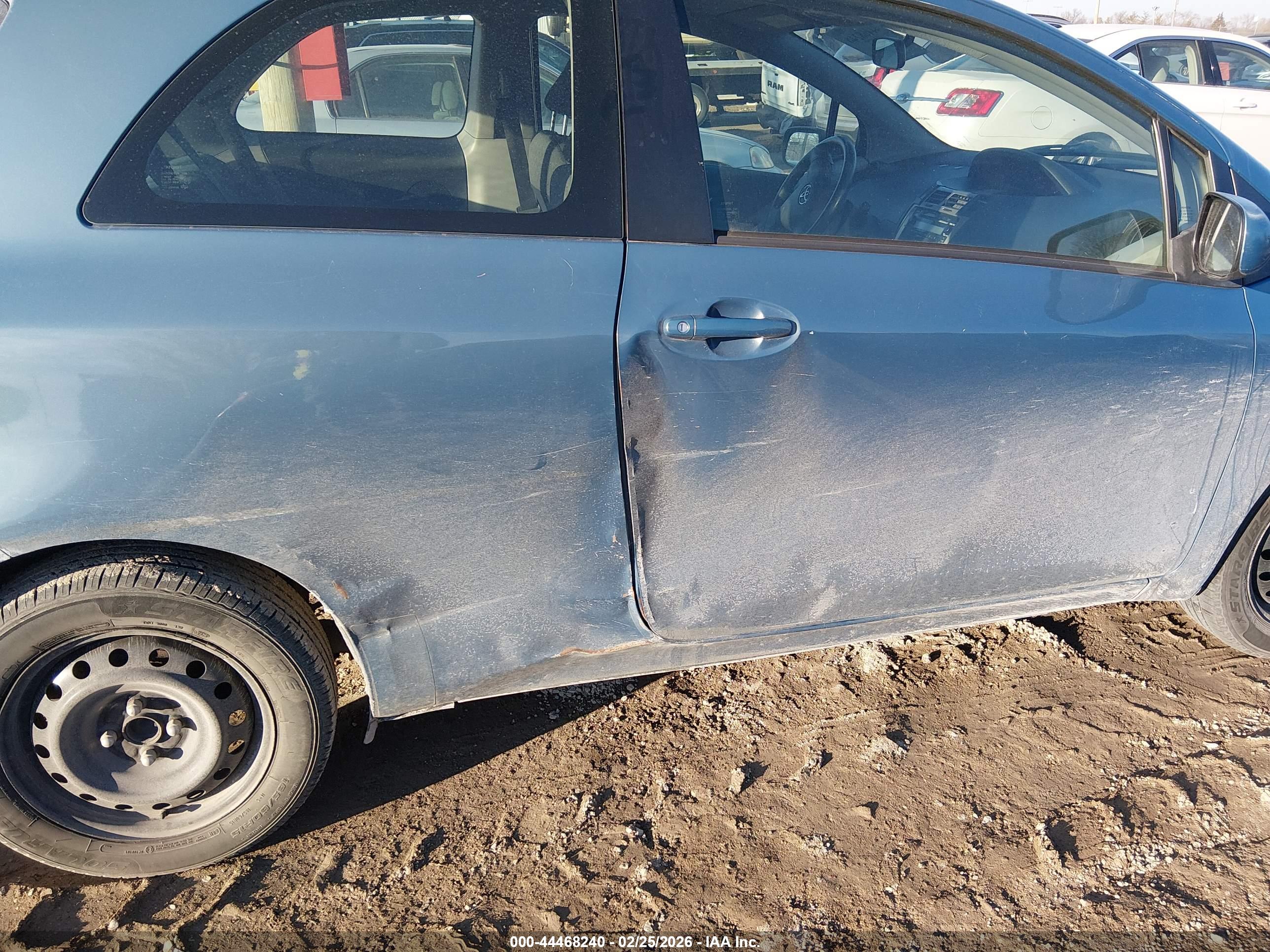 TOYOTA YARIS image 6