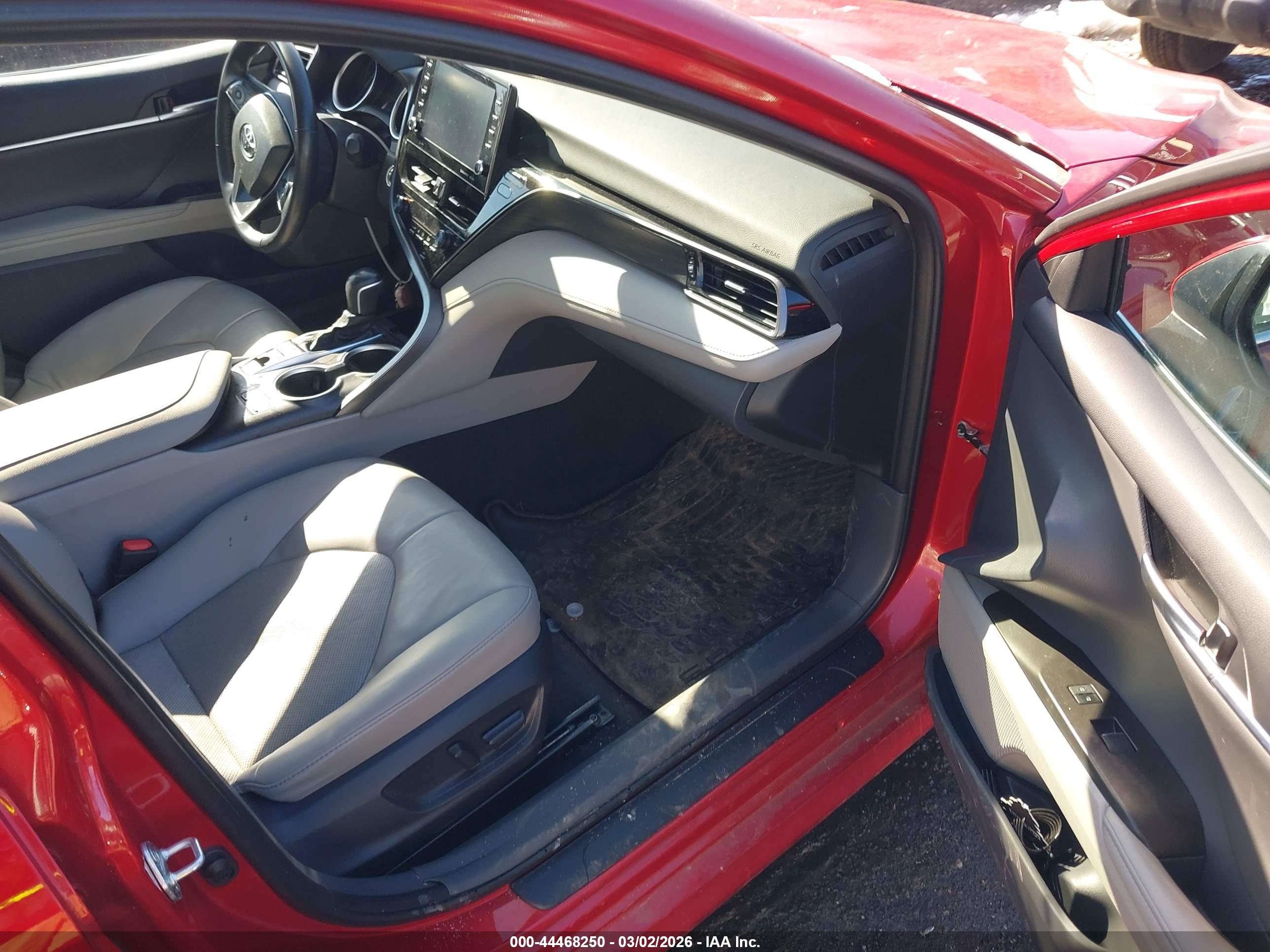 TOYOTA CAMRY image 5