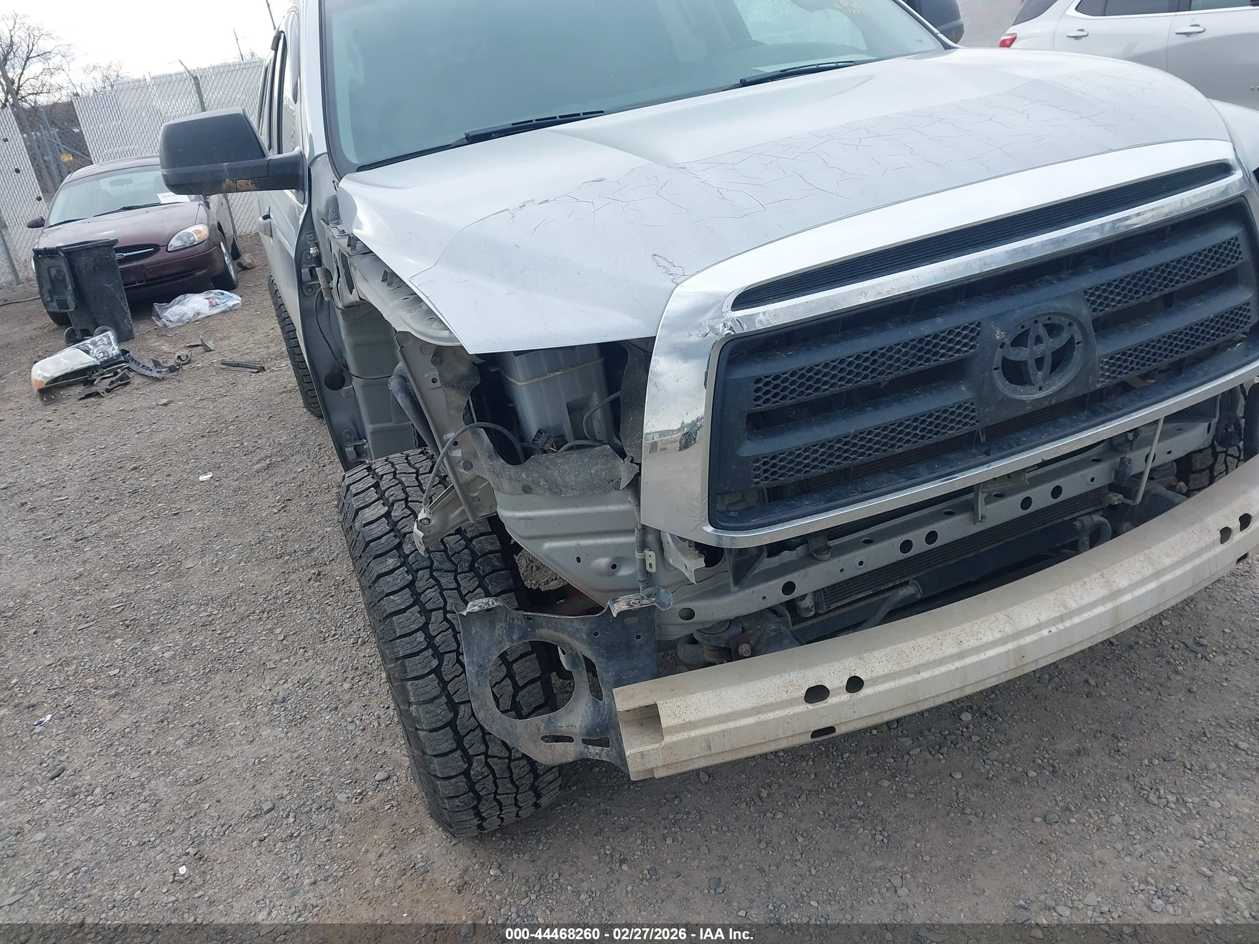 TOYOTA TUNDRA image 6