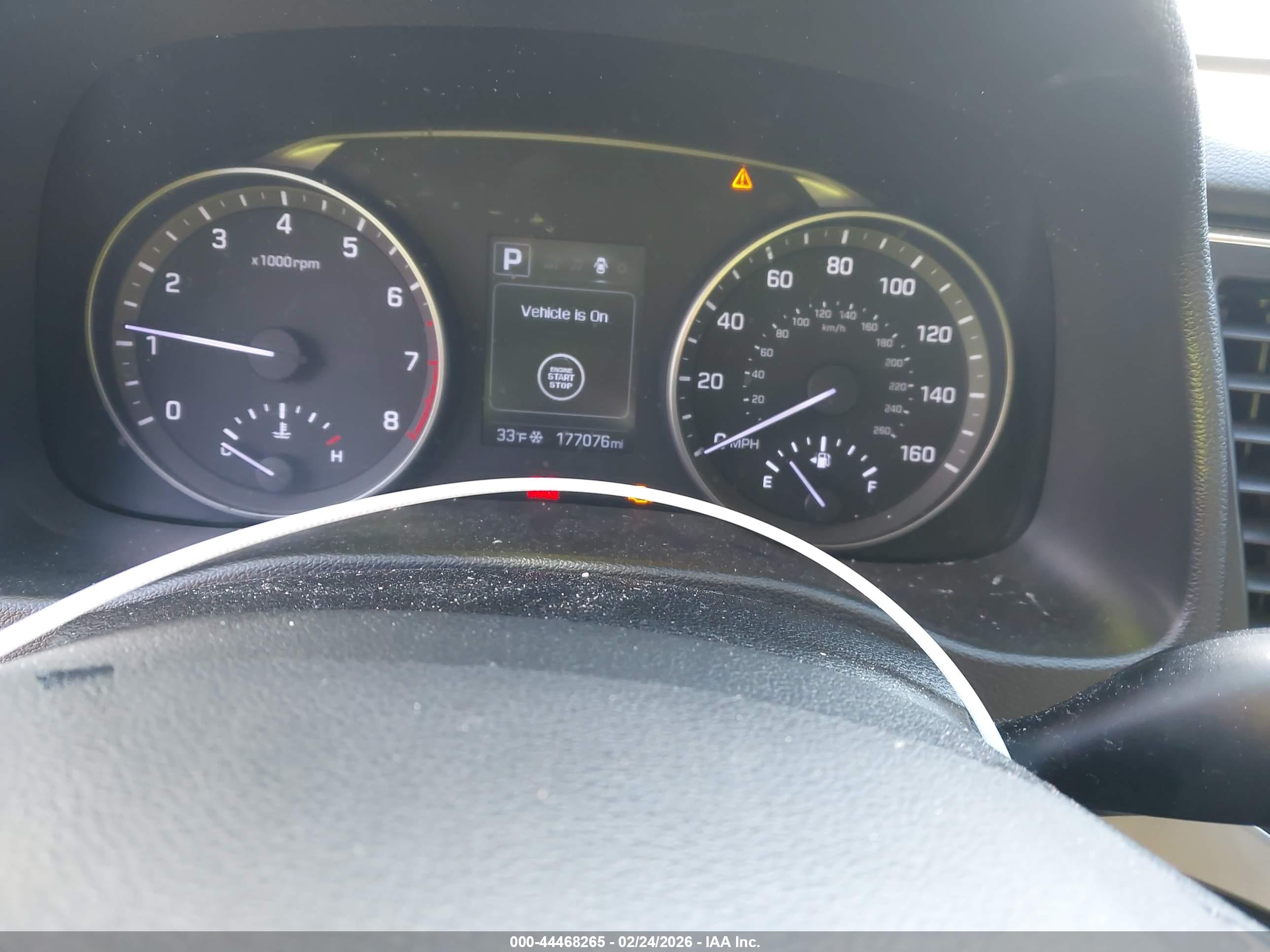 HYUNDAI ELANTRA image 7