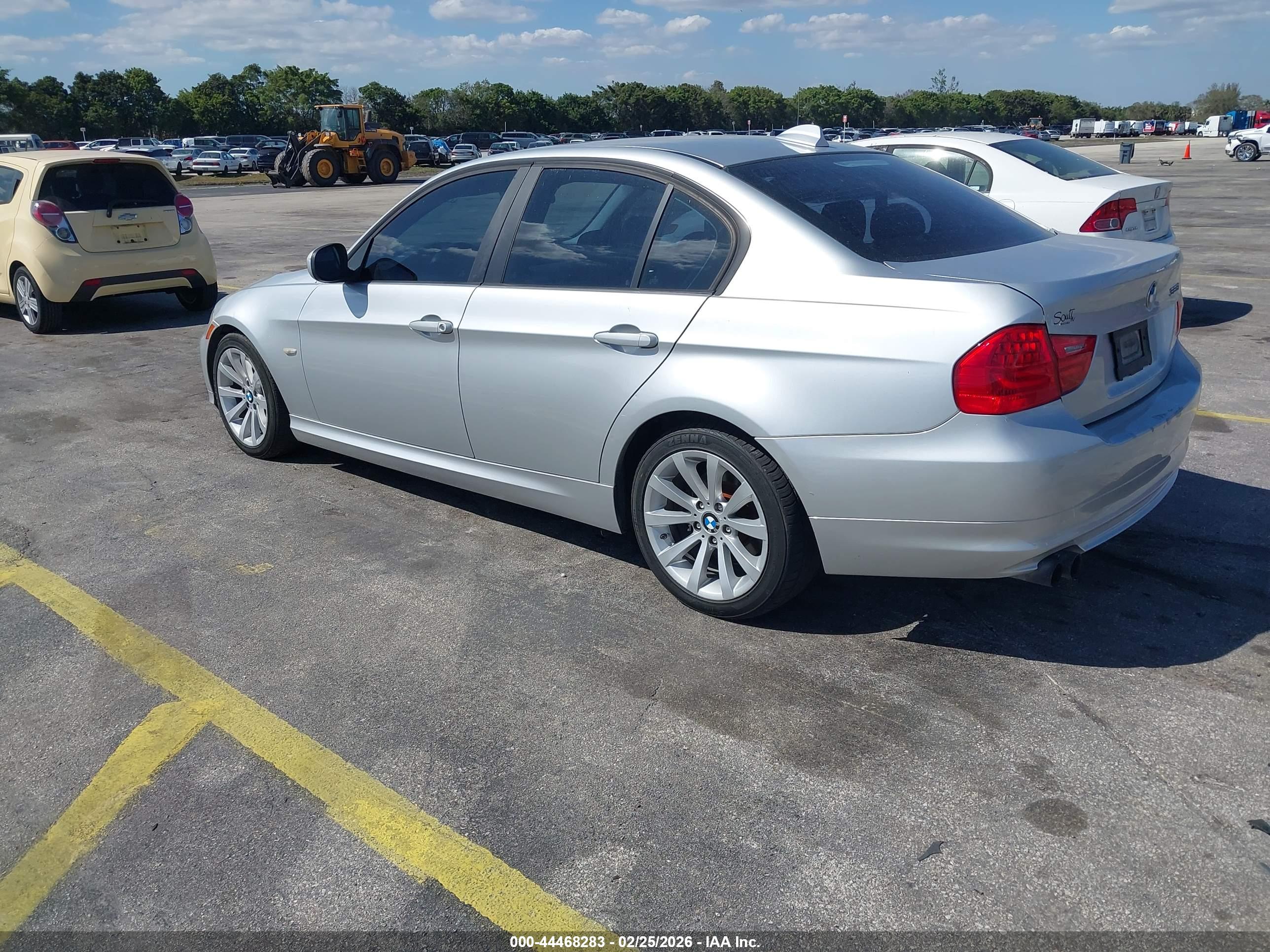 BMW 328I image 3