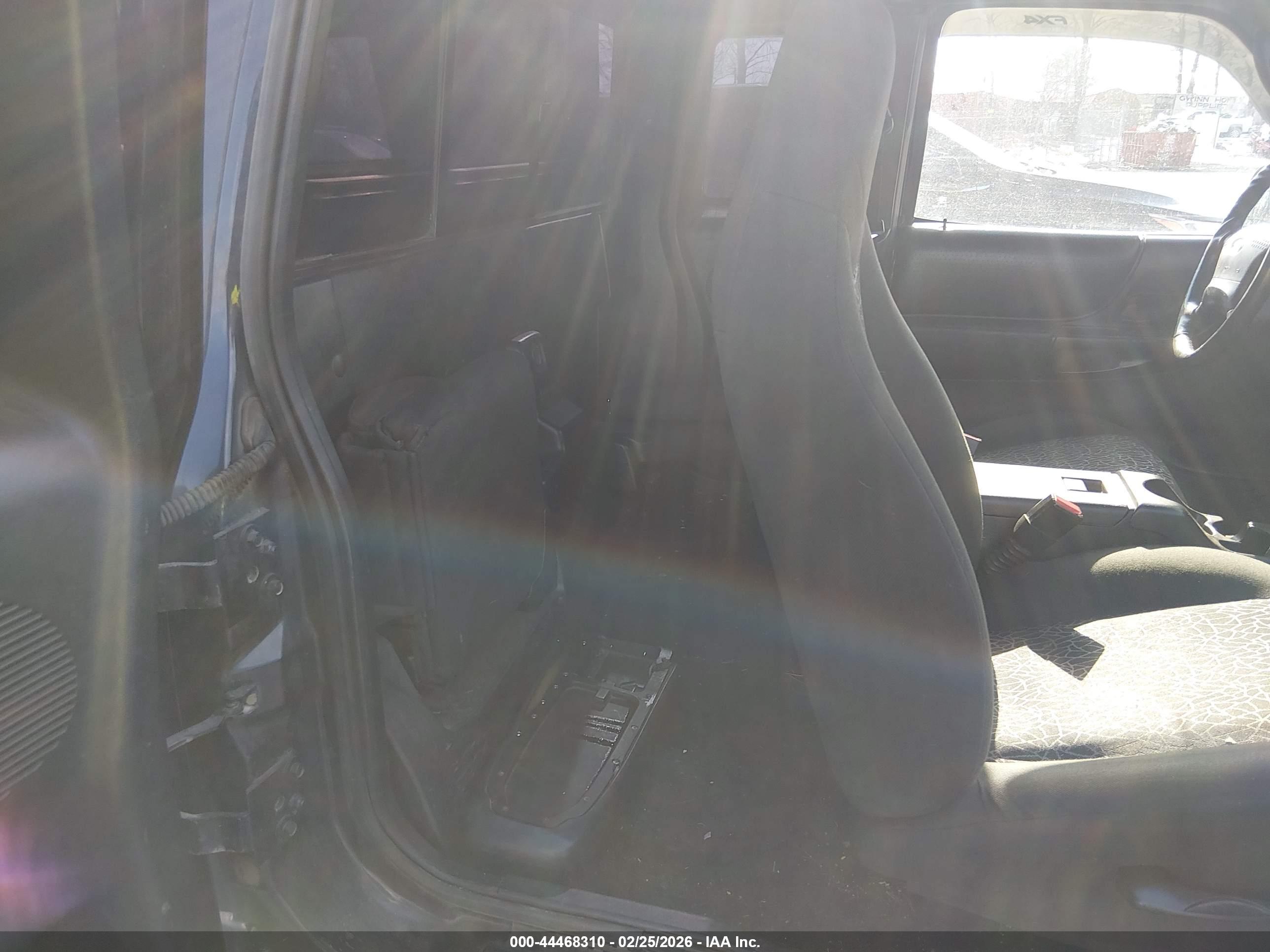 FORD RANGER image 8