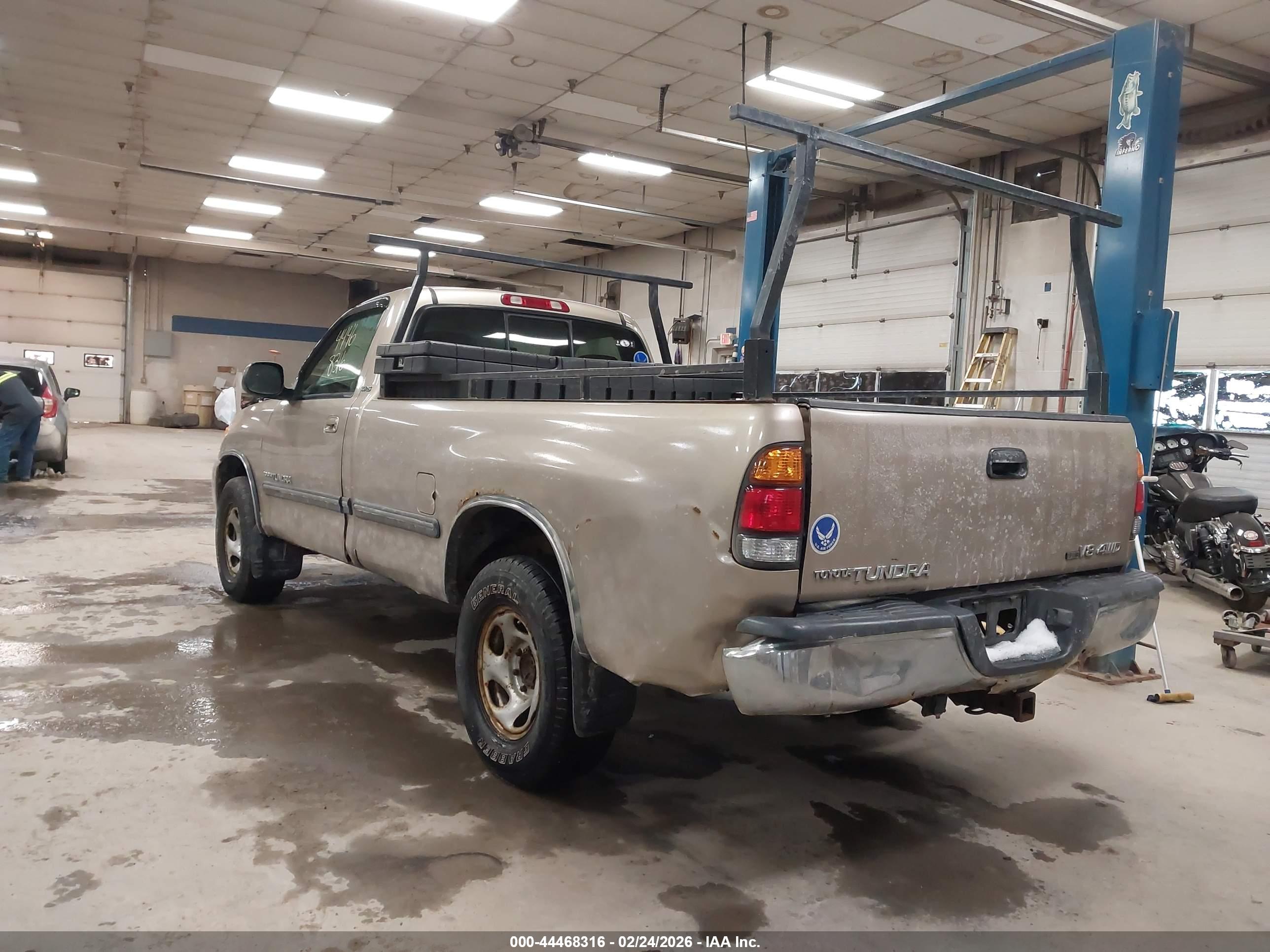 TOYOTA TUNDRA image 3
