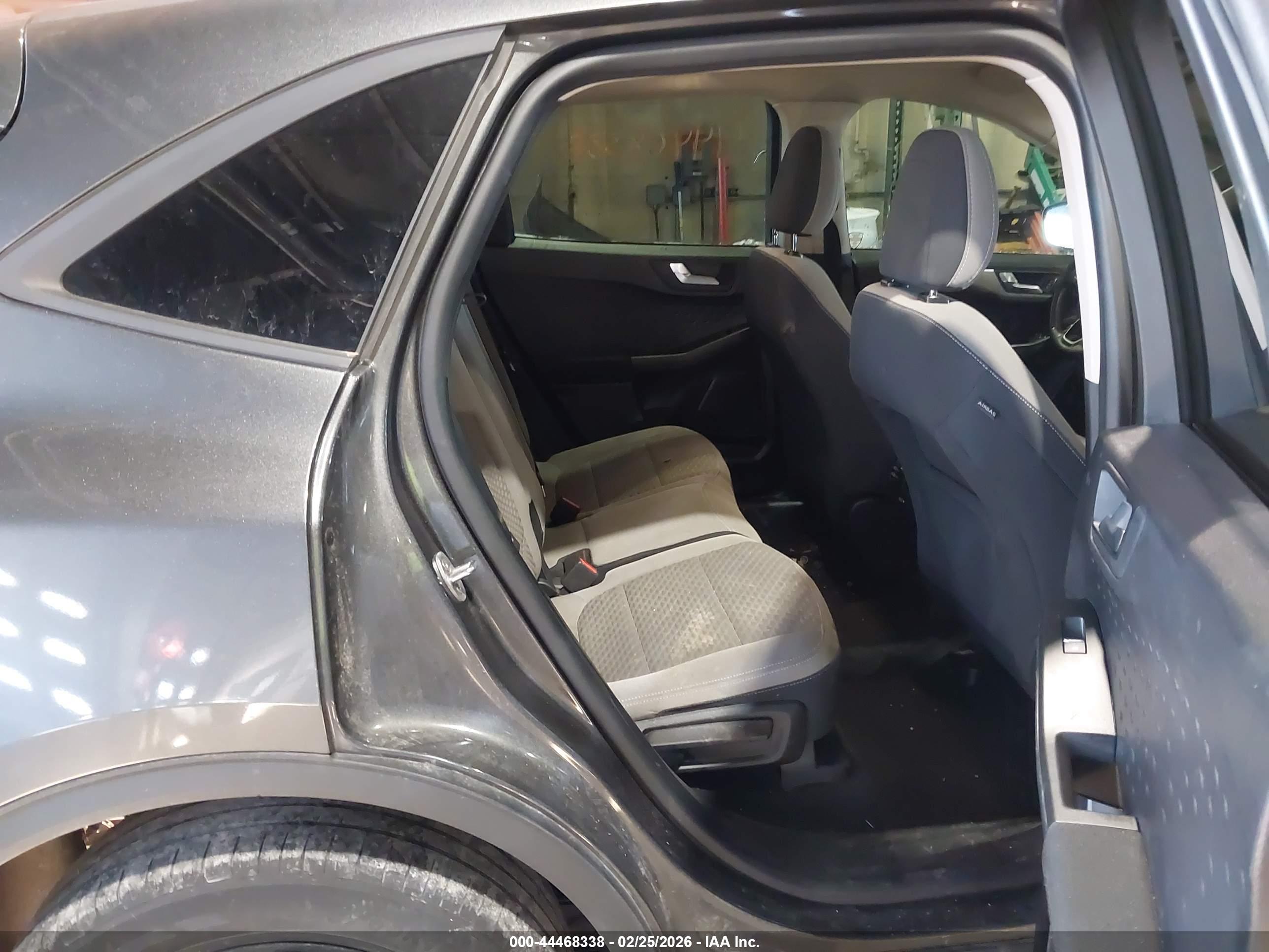 FORD ESCAPE image 8