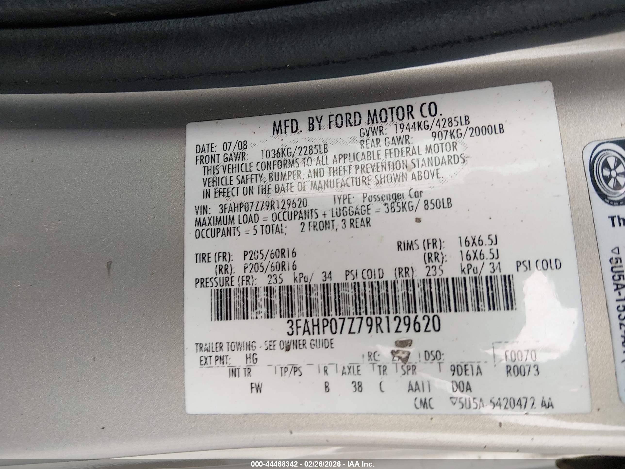 FORD FUSION image 9