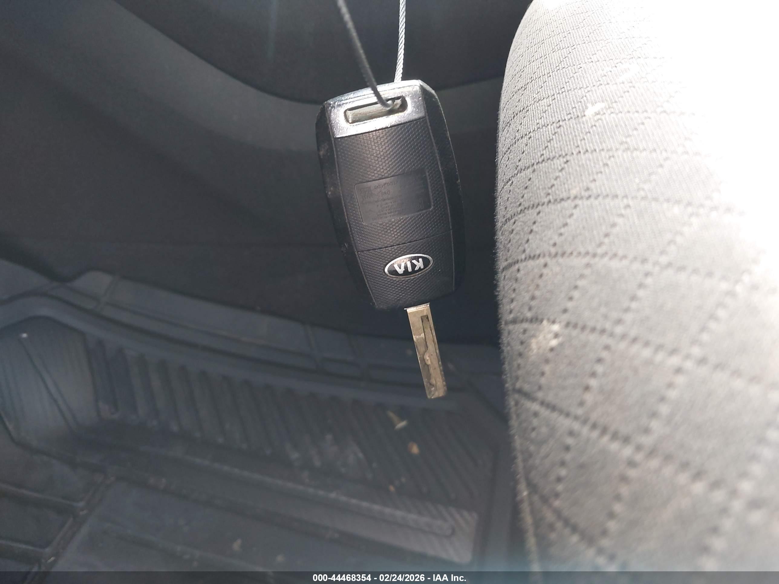 KIA SORENTO image 11