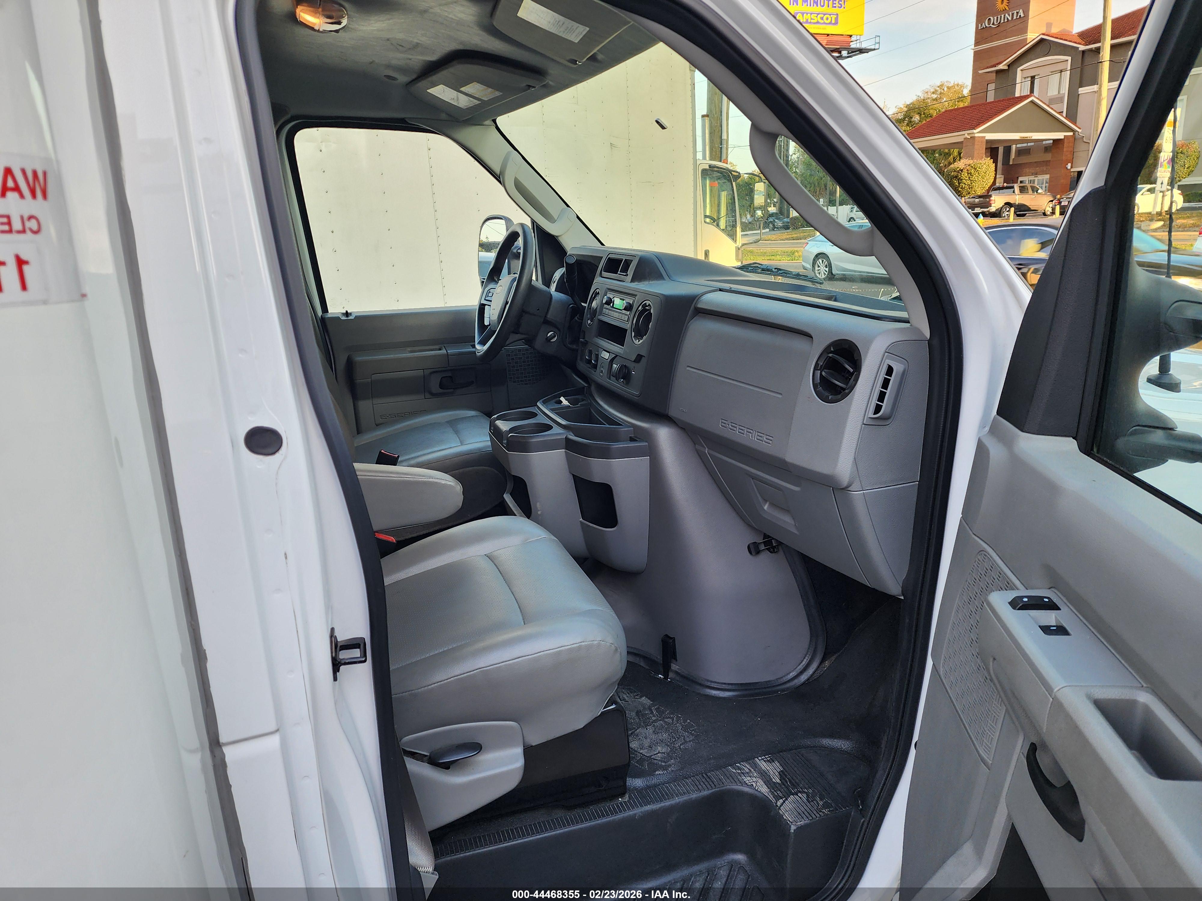 FORD E-350 image 5