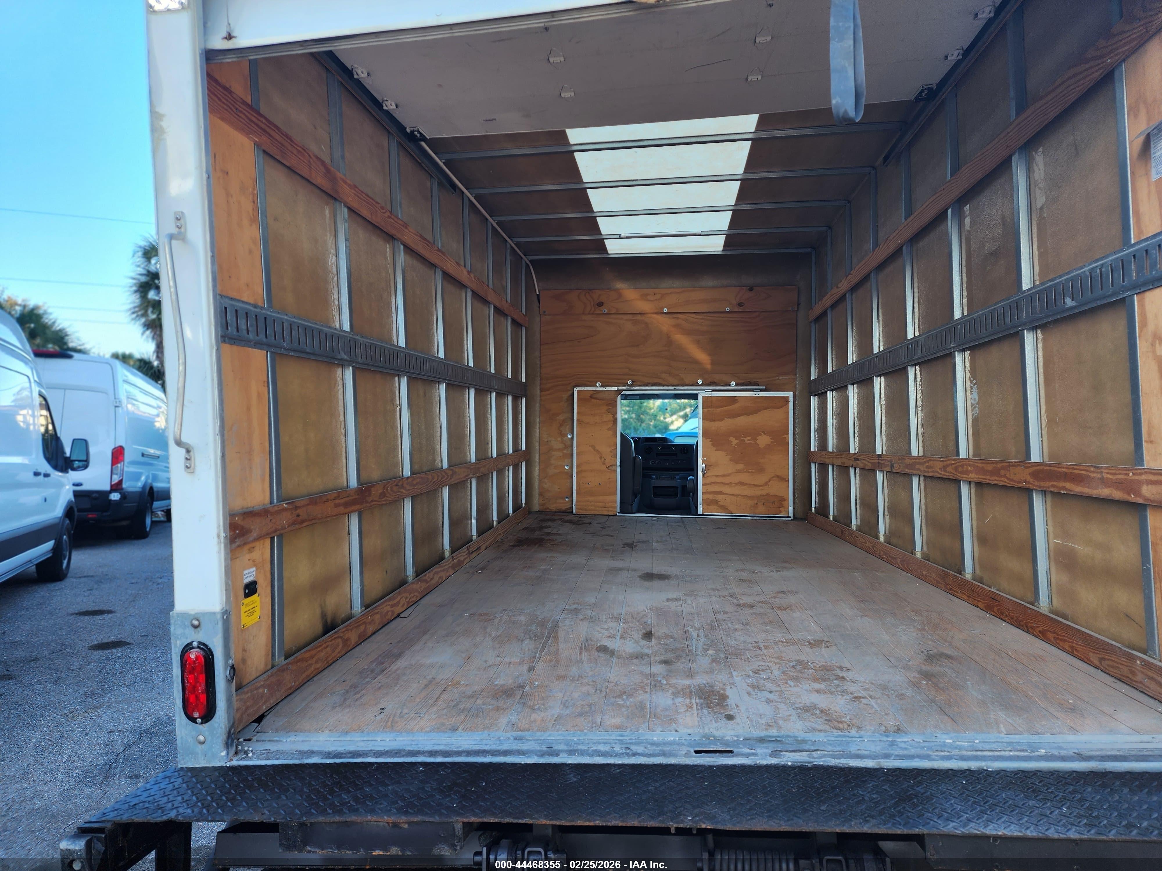FORD E-350 image 7